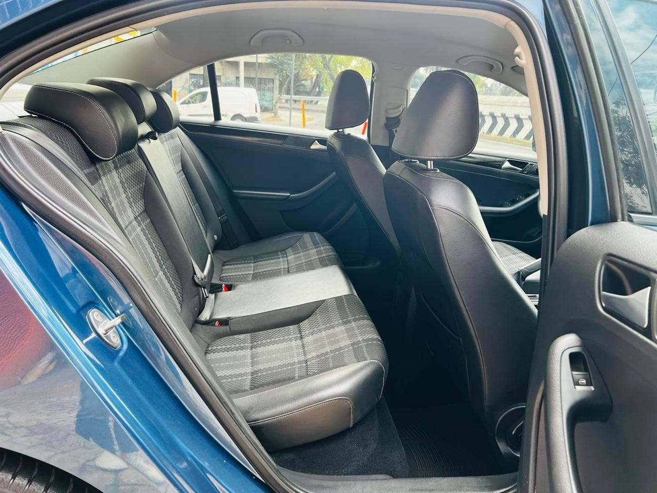 JETTA STYLE A7 2017 PIEL-TELA AT AC — foto 25