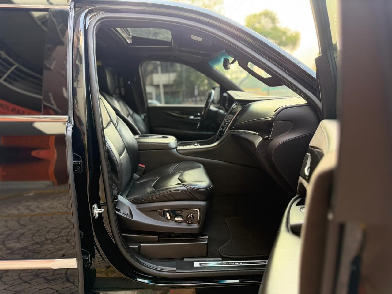 CADILLAC ESCALDE ESV AWD PLATINUM 2019 — foto 22