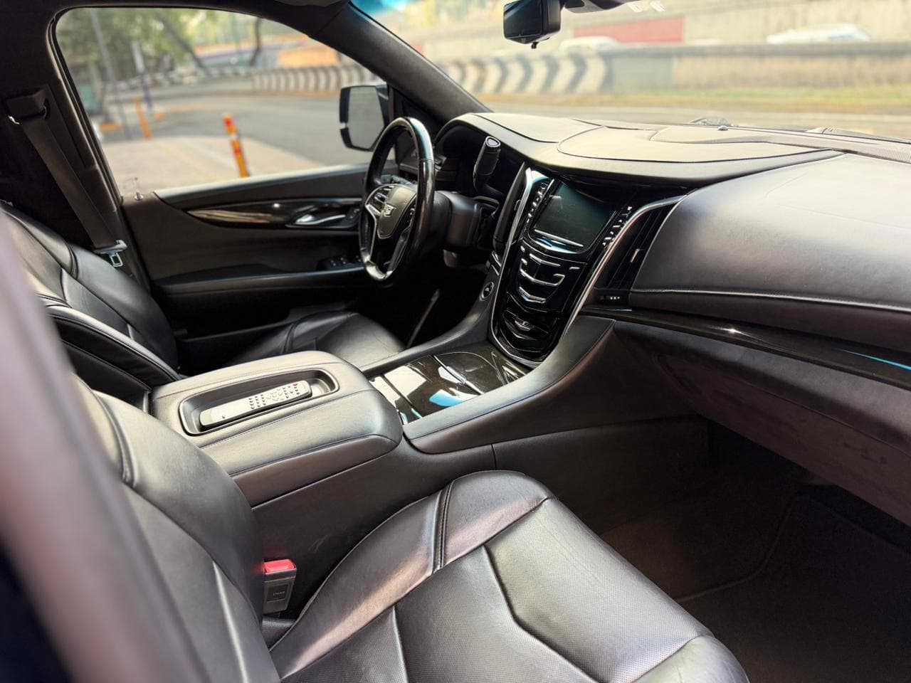 CADILLAC ESCALDE ESV AWD PLATINUM 2019 — foto 23