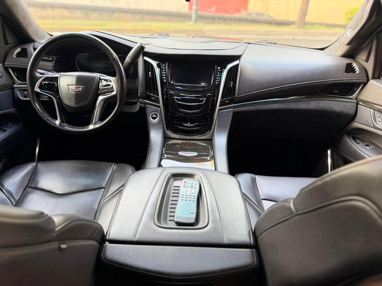 CADILLAC ESCALDE ESV AWD PLATINUM 2019 — foto 29