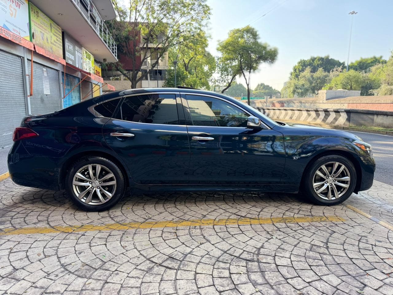 INFINITI Q70 SEDUCTION 2018 — foto 5