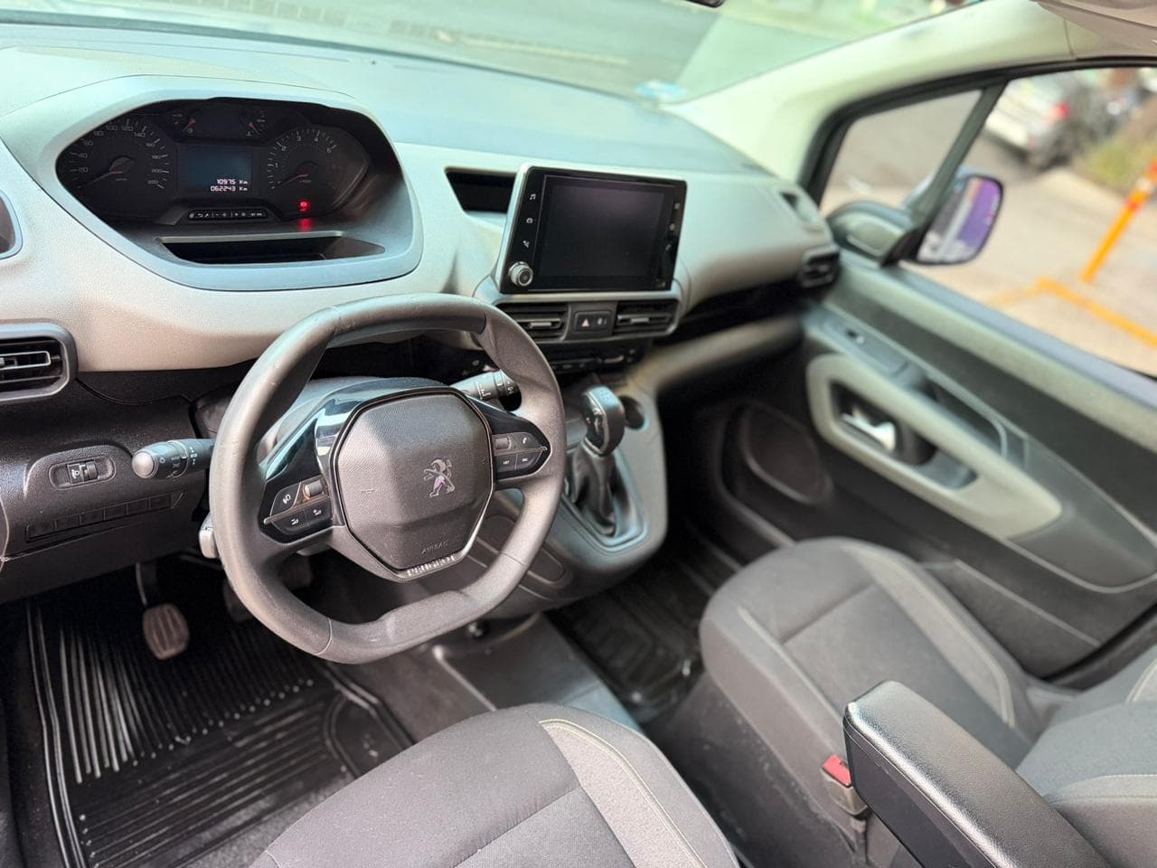 PEUGEOT RIFTER ALLURE 2020 TURBO DIESEL — foto 16