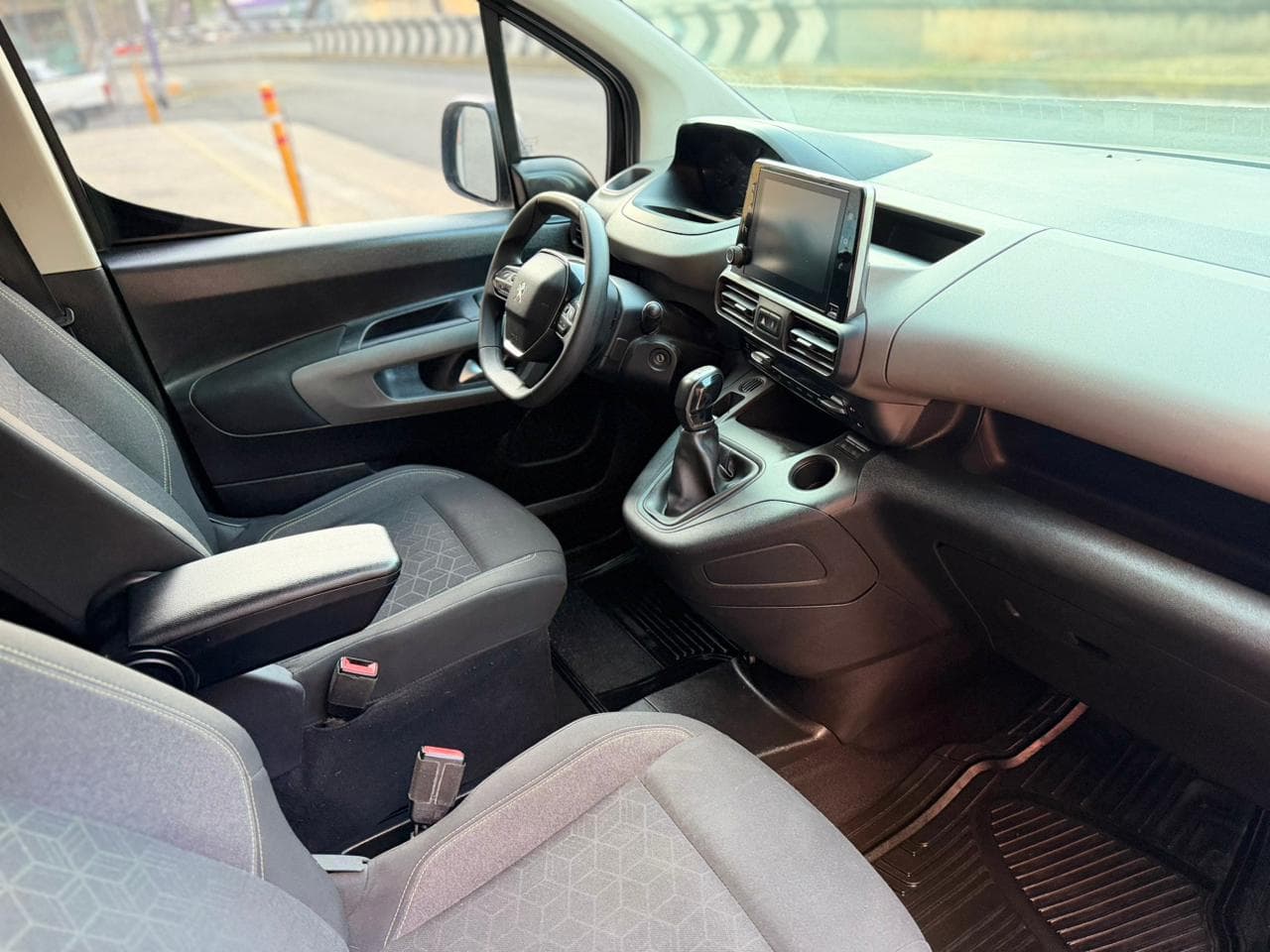 PEUGEOT RIFTER ALLURE 2020 TURBO DIESEL — foto 25