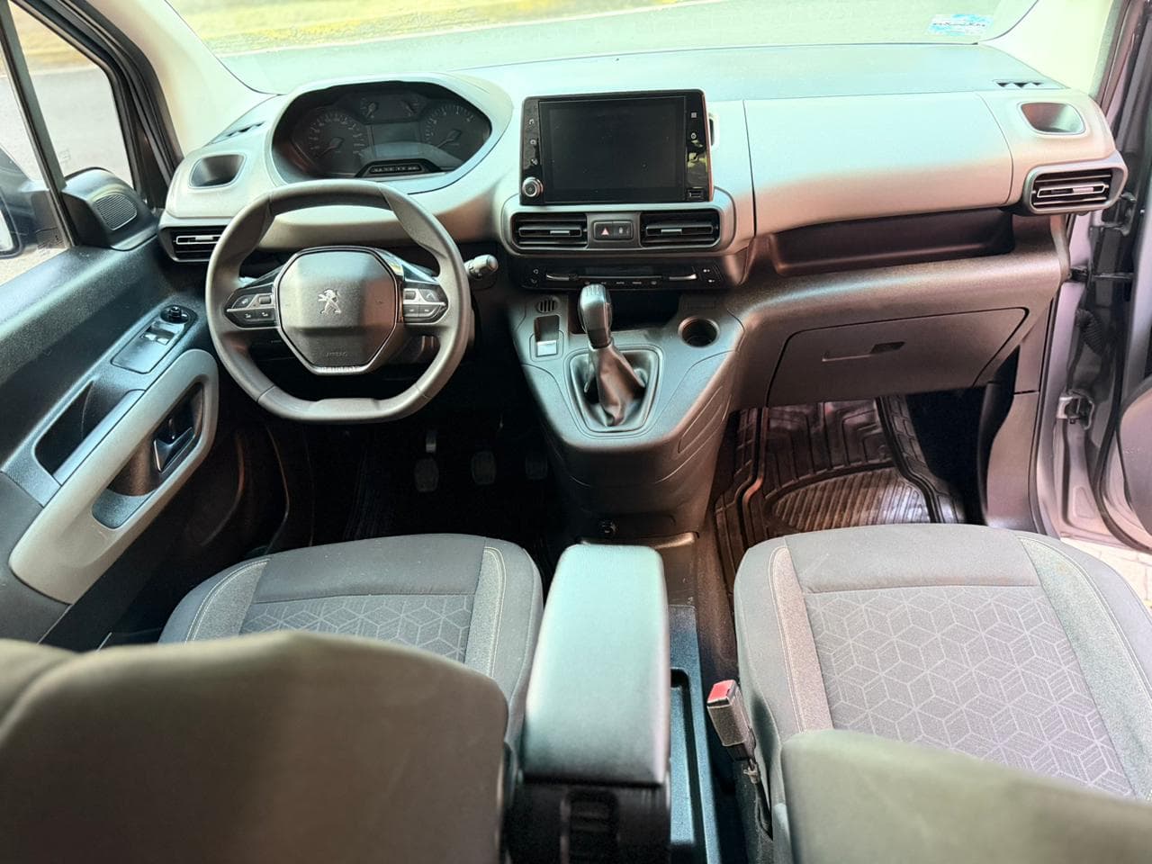 PEUGEOT RIFTER ALLURE 2020 TURBO DIESEL — foto 29