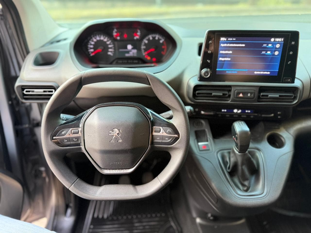 PEUGEOT RIFTER ALLURE 2020 TURBO DIESEL — foto 30