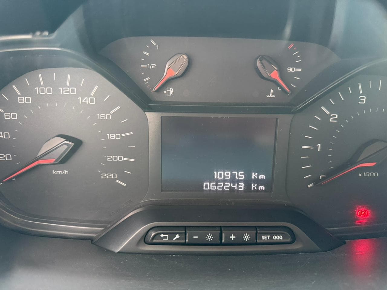 PEUGEOT RIFTER ALLURE 2020 TURBO DIESEL — foto 31