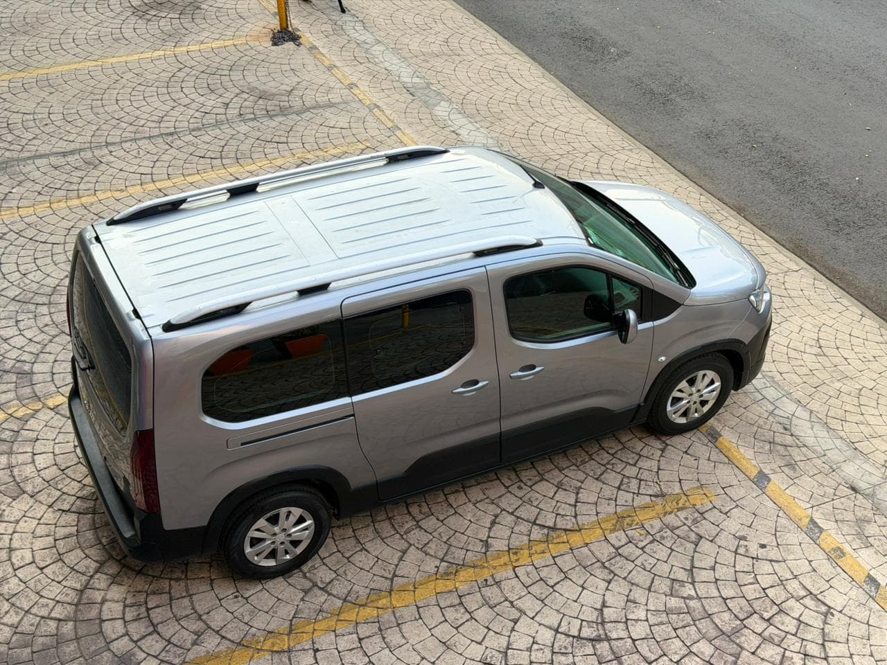 PEUGEOT RIFTER ALLURE 2020 TURBO DIESEL — foto 32