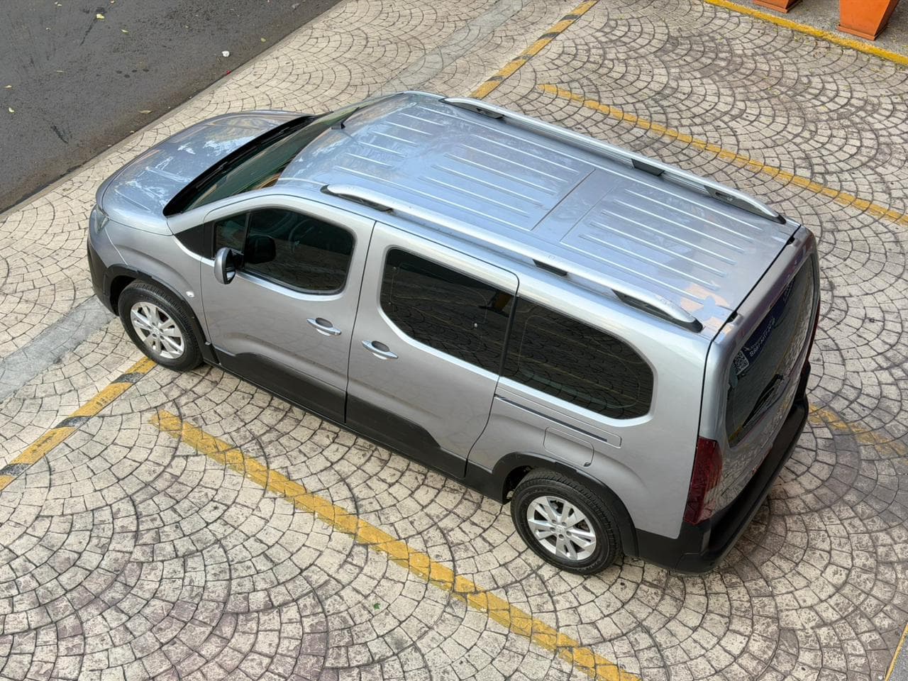PEUGEOT RIFTER ALLURE 2020 TURBO DIESEL — foto 33
