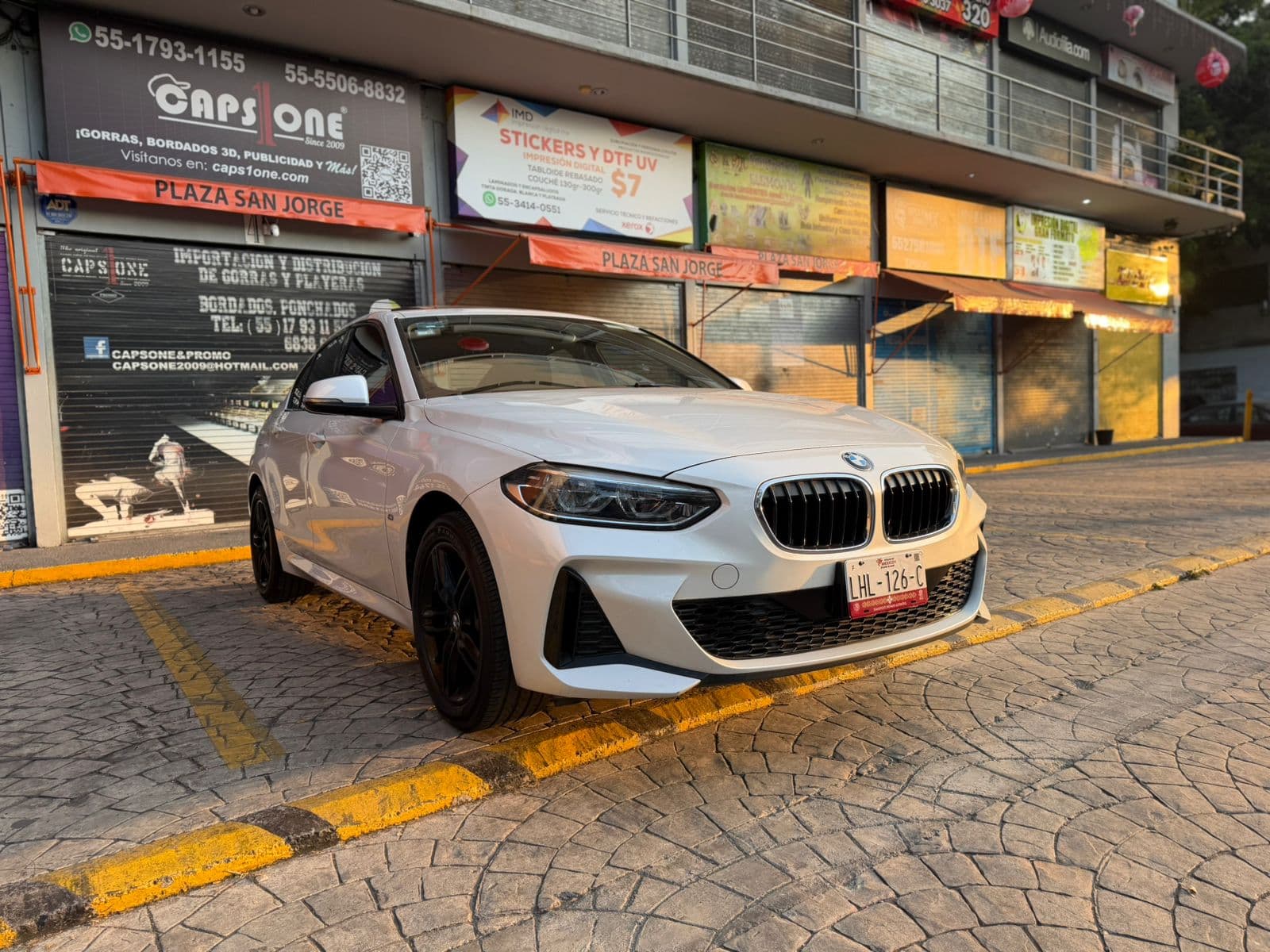 BMW 120iA 2021 M SPORT SEDAN — foto 2