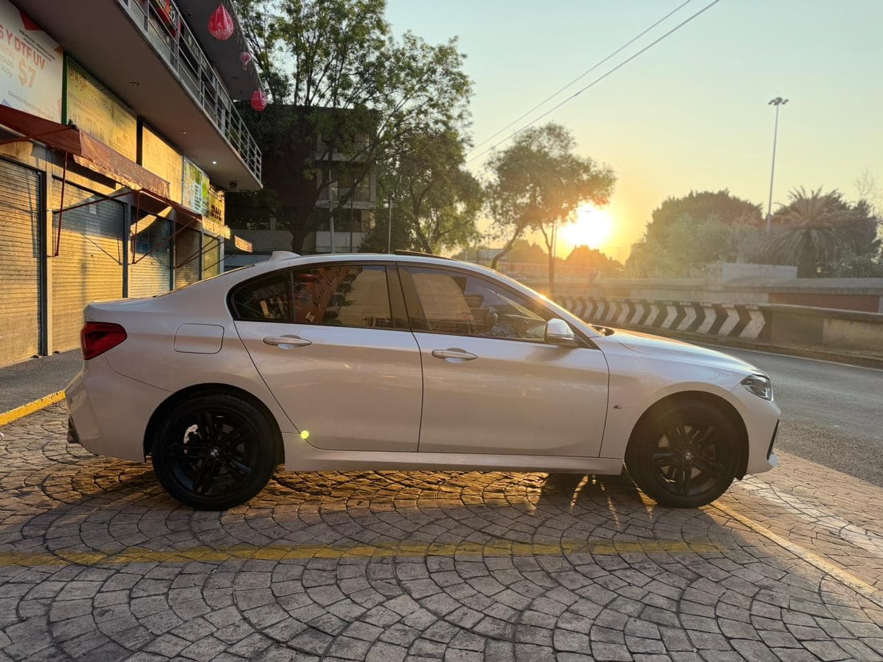 BMW 120iA 2021 M SPORT SEDAN — foto 5