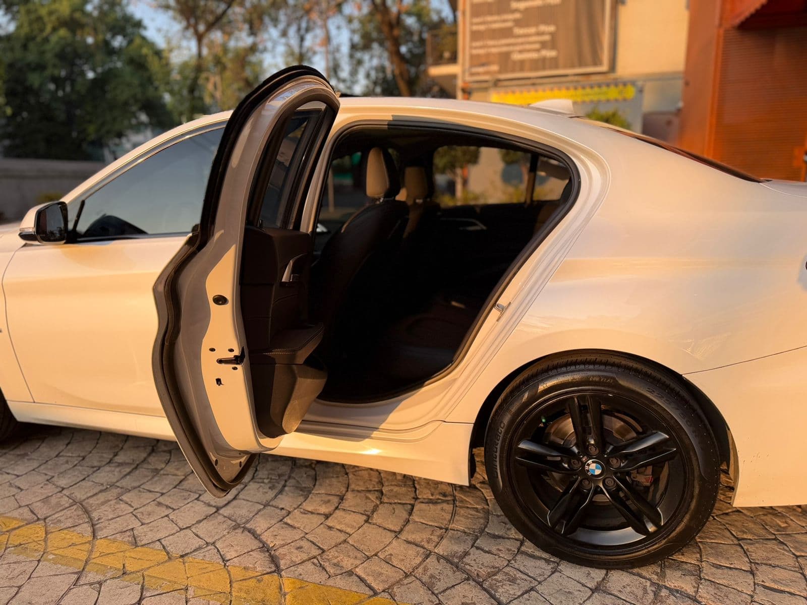 BMW 120iA 2021 M SPORT SEDAN — foto 18