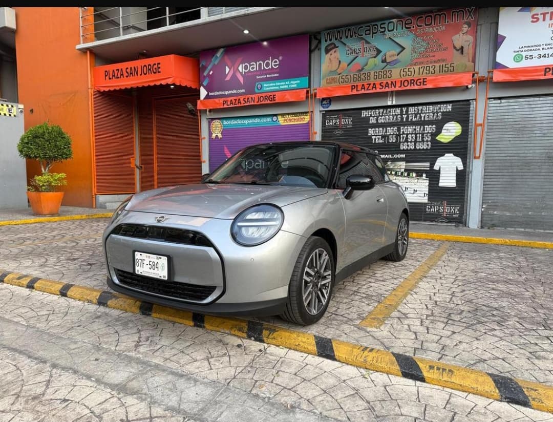MINI COOPER E 2024 (ELECTRICO 100%)