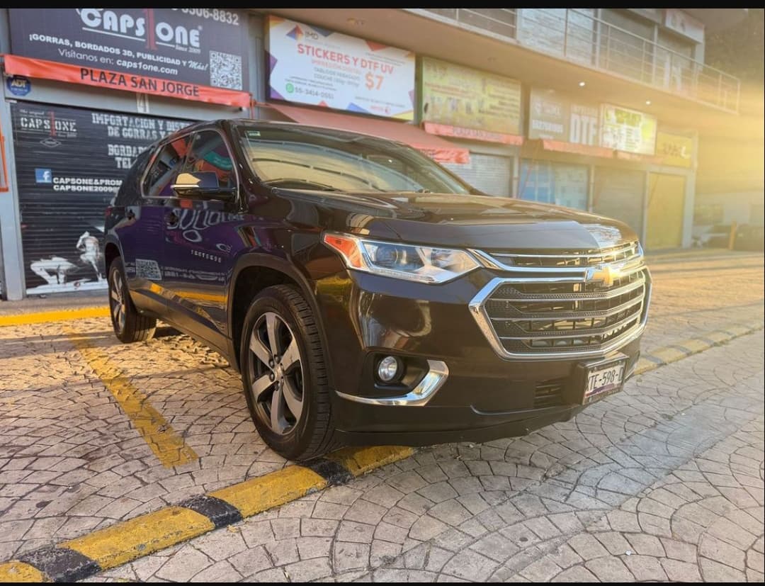 TRAVERSE LT 2018 3 FILAS DE ASIENTOS — foto 2