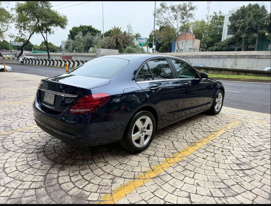 MERCEDES BENZ C 180 CGI 2018 — foto 9