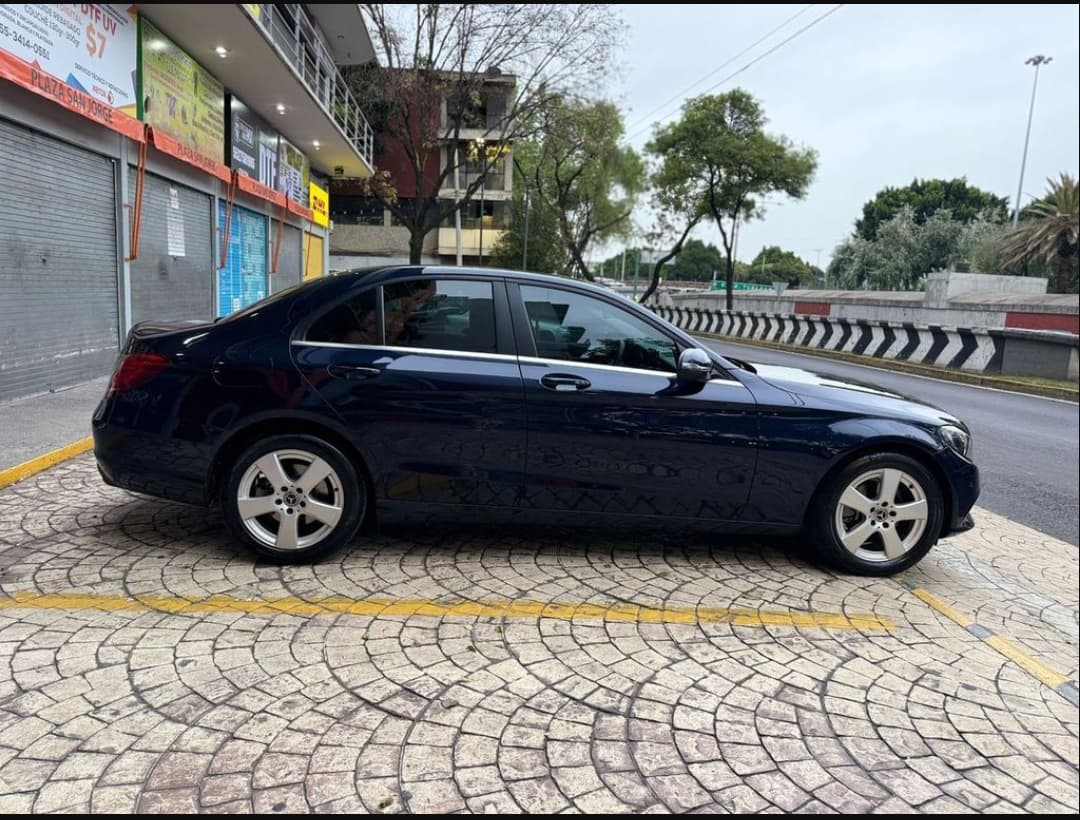MERCEDES BENZ C 180 CGI 2018 — foto 10
