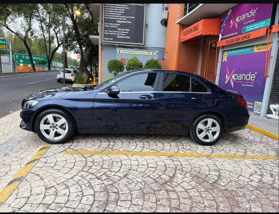 MERCEDES BENZ C 180 CGI 2018 — foto 17