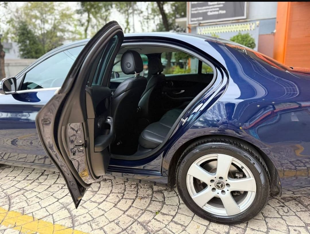 MERCEDES BENZ C 180 CGI 2018 — foto 18