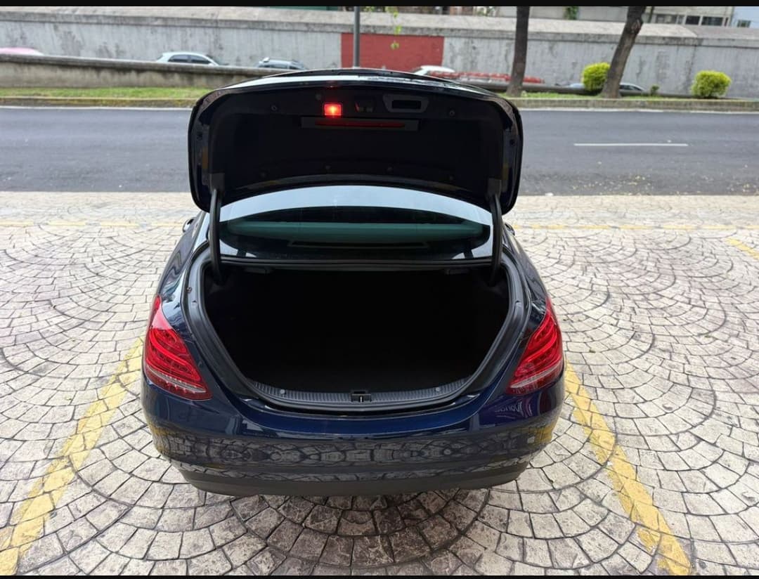 MERCEDES BENZ C 180 CGI 2018 — foto 31