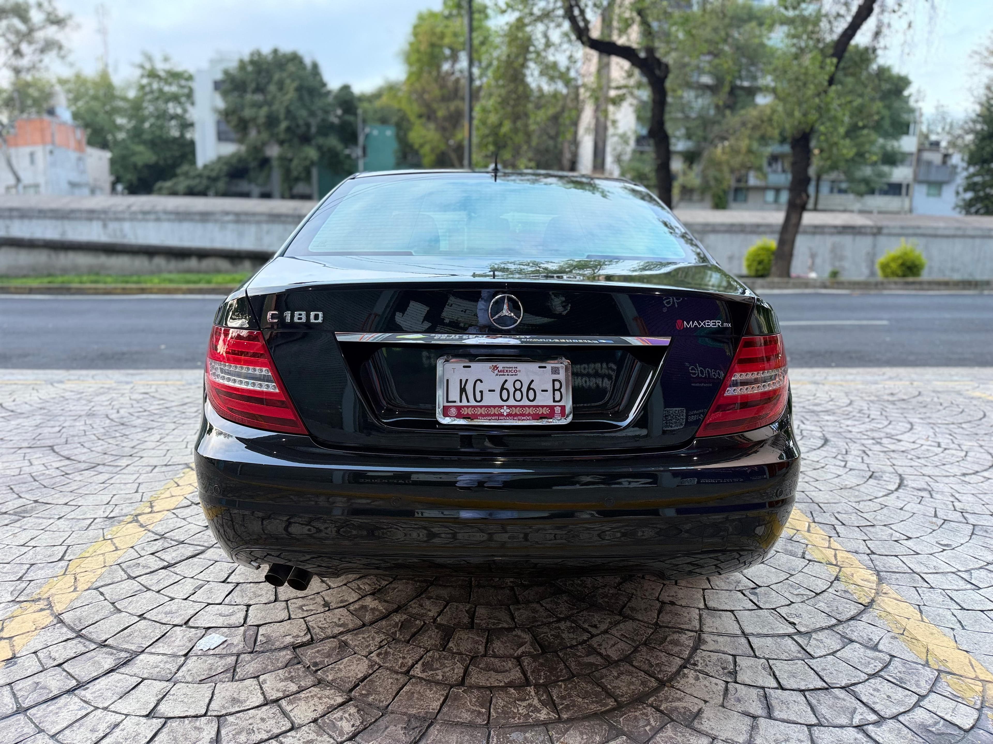 MERCEDES BENZ C180 2013 — foto 8