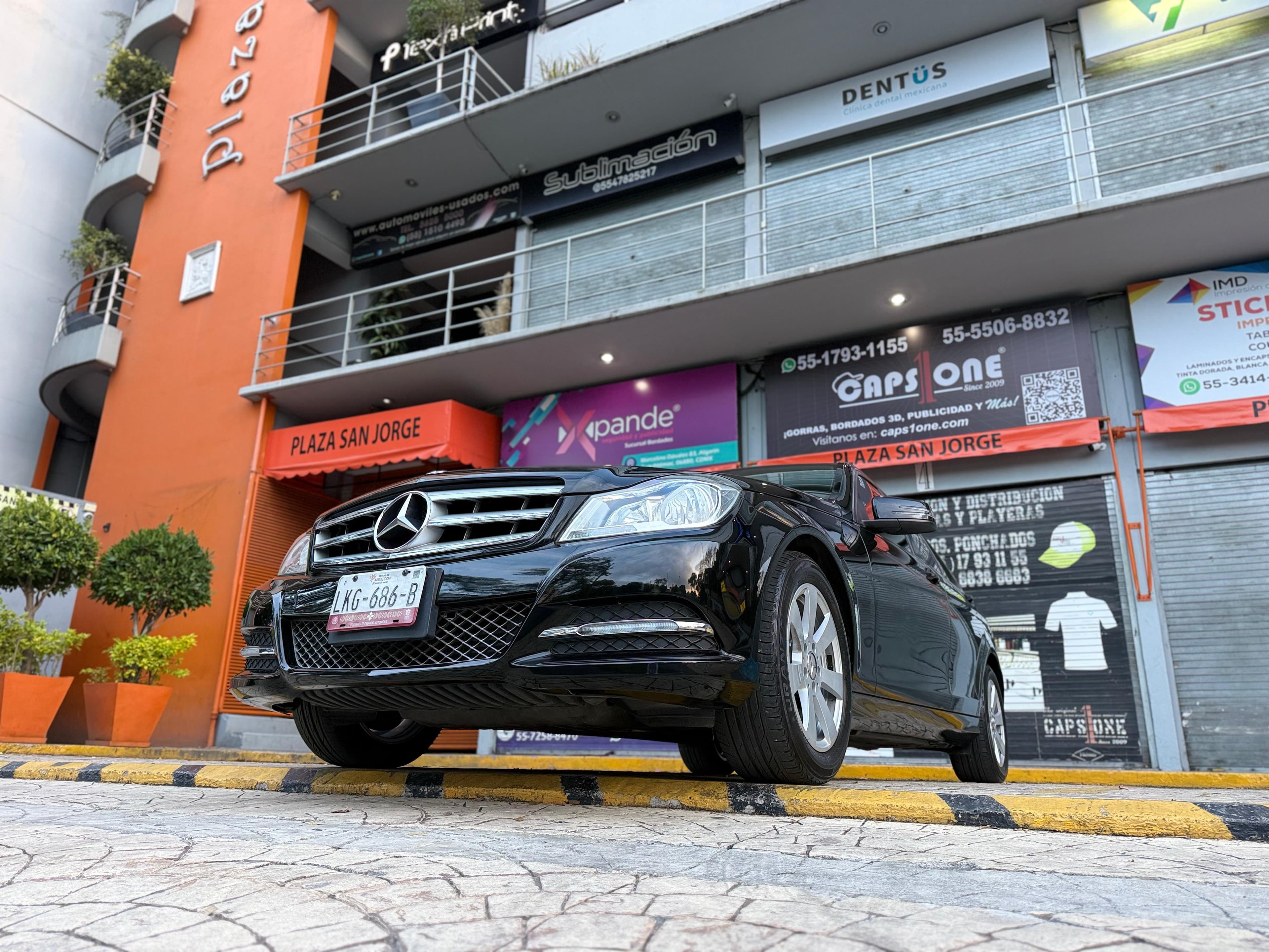 MERCEDES BENZ C180 2013 — foto 9