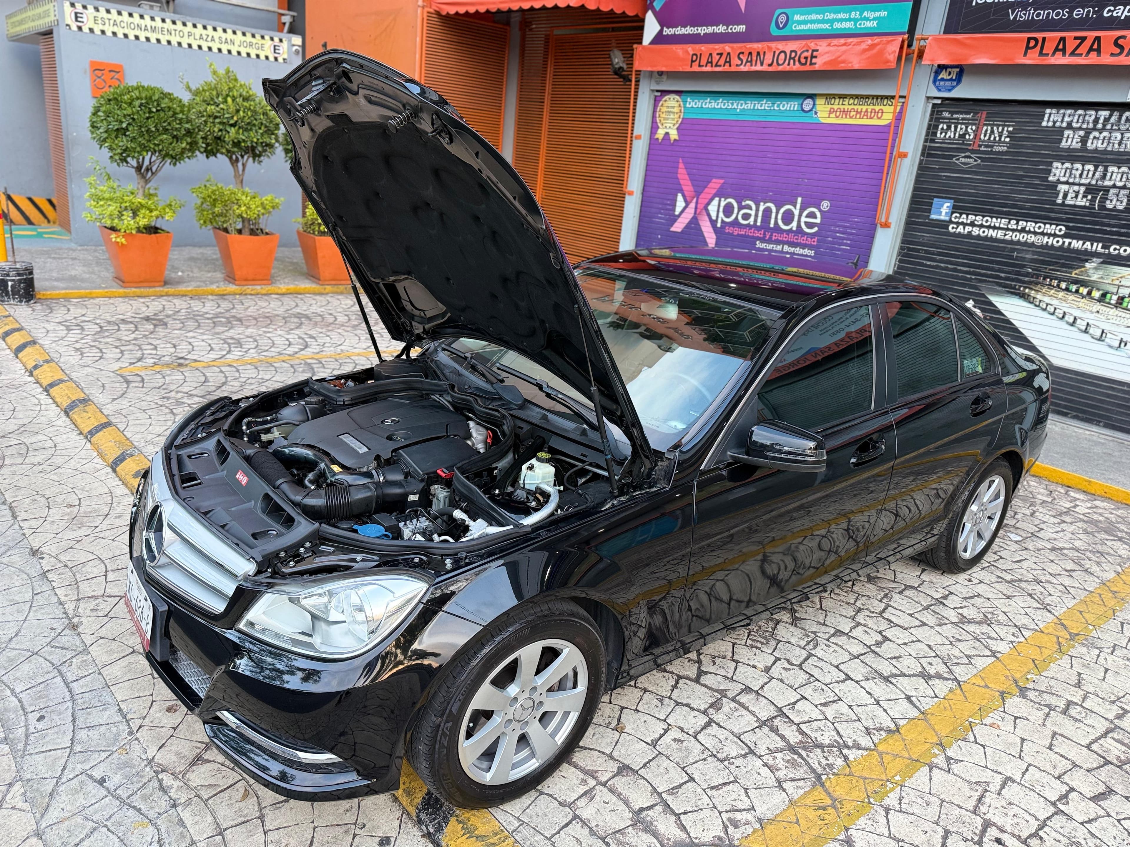 MERCEDES BENZ C180 2013 — foto 12