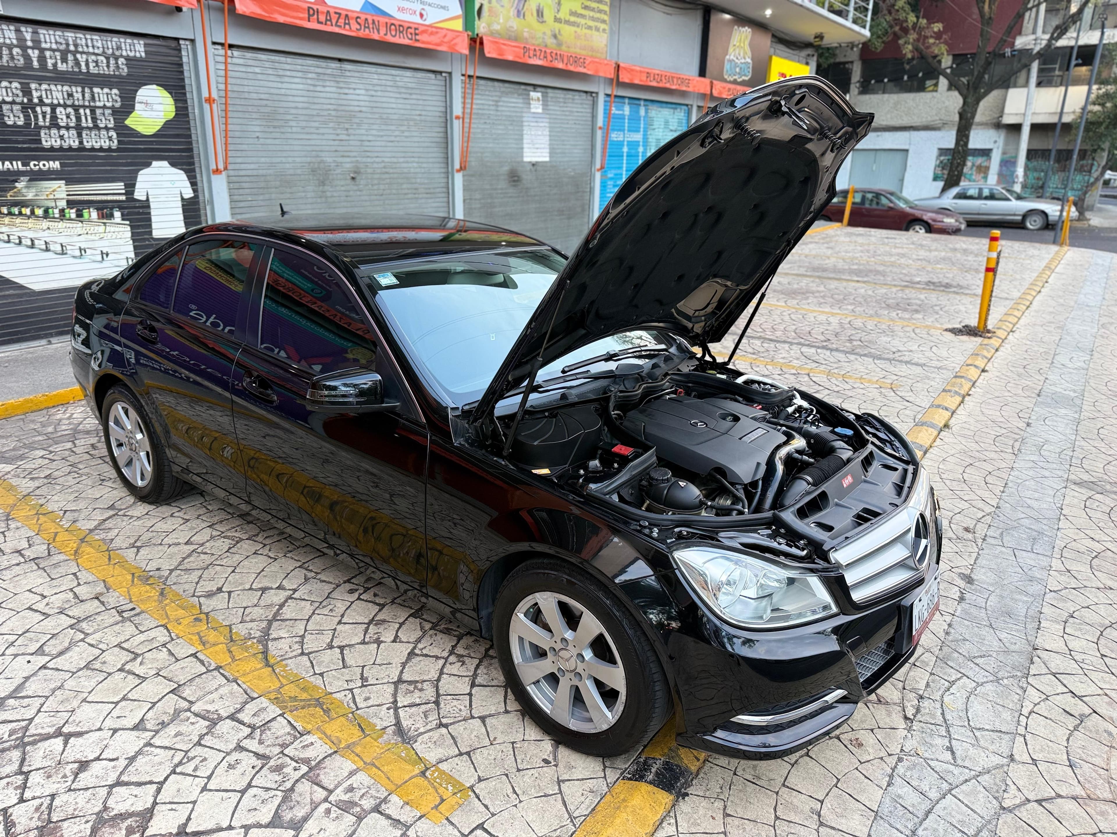 MERCEDES BENZ C180 2013 — foto 13