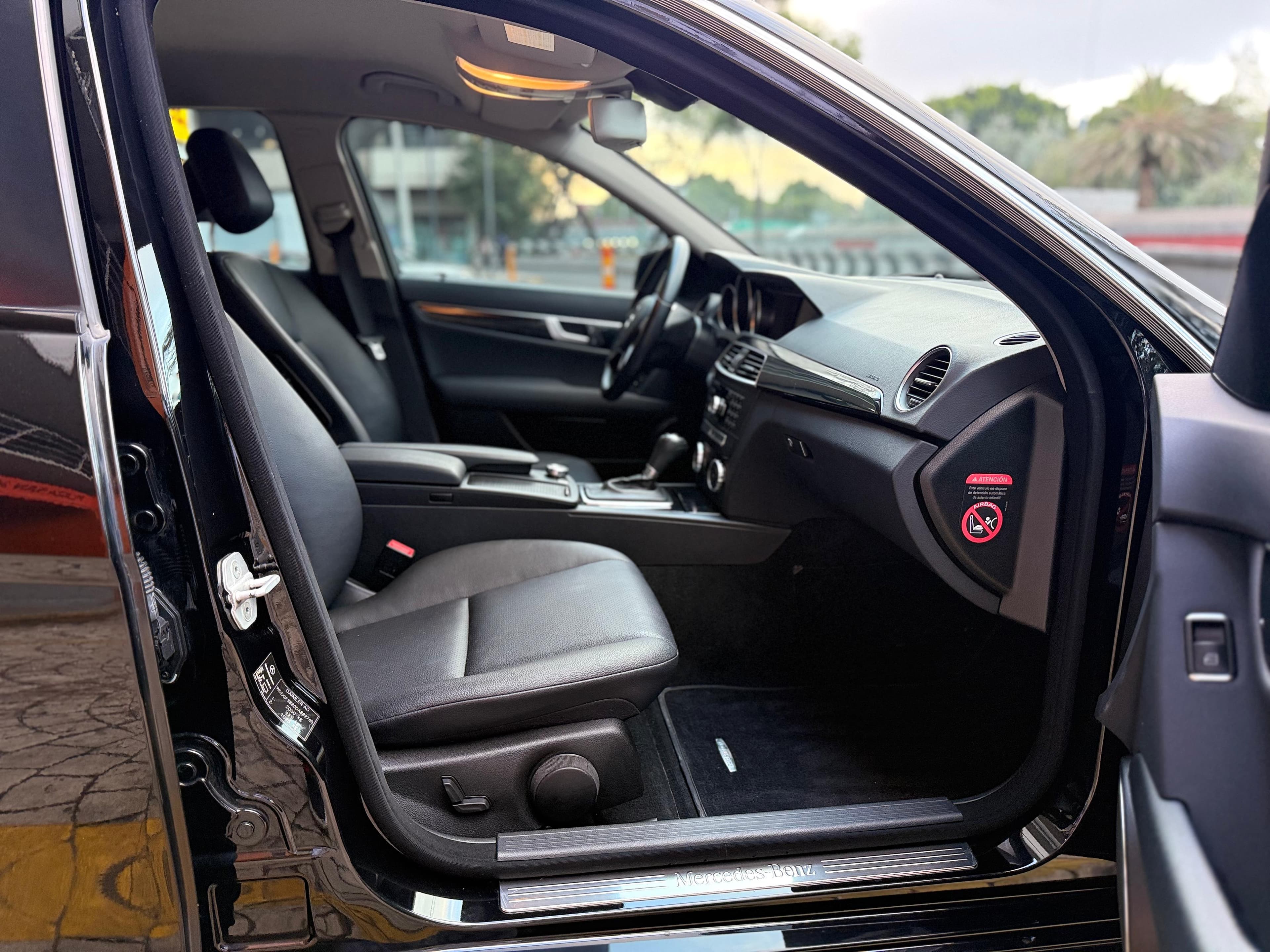 MERCEDES BENZ C180 2013 — foto 21