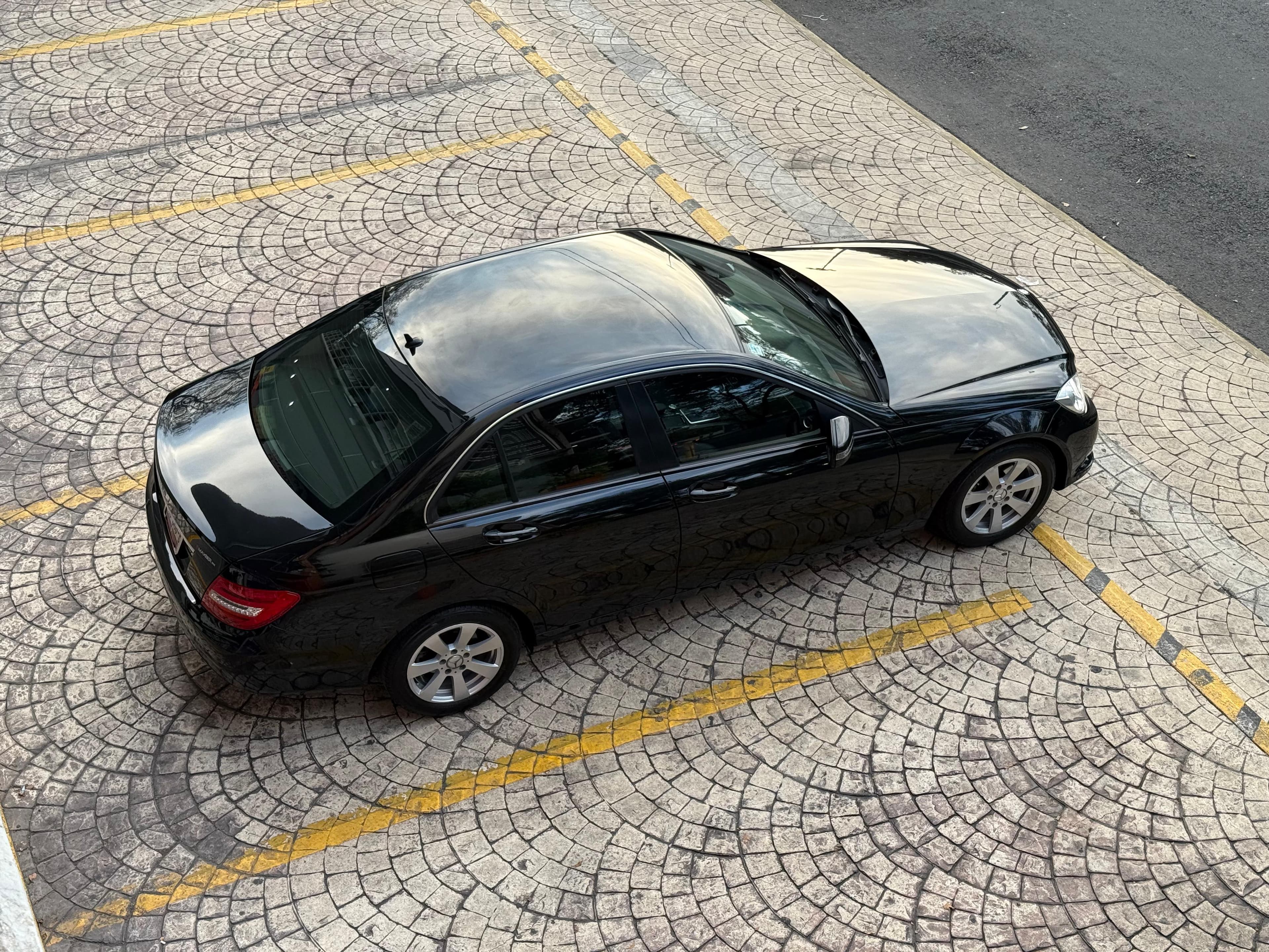 MERCEDES BENZ C180 2013 — foto 30