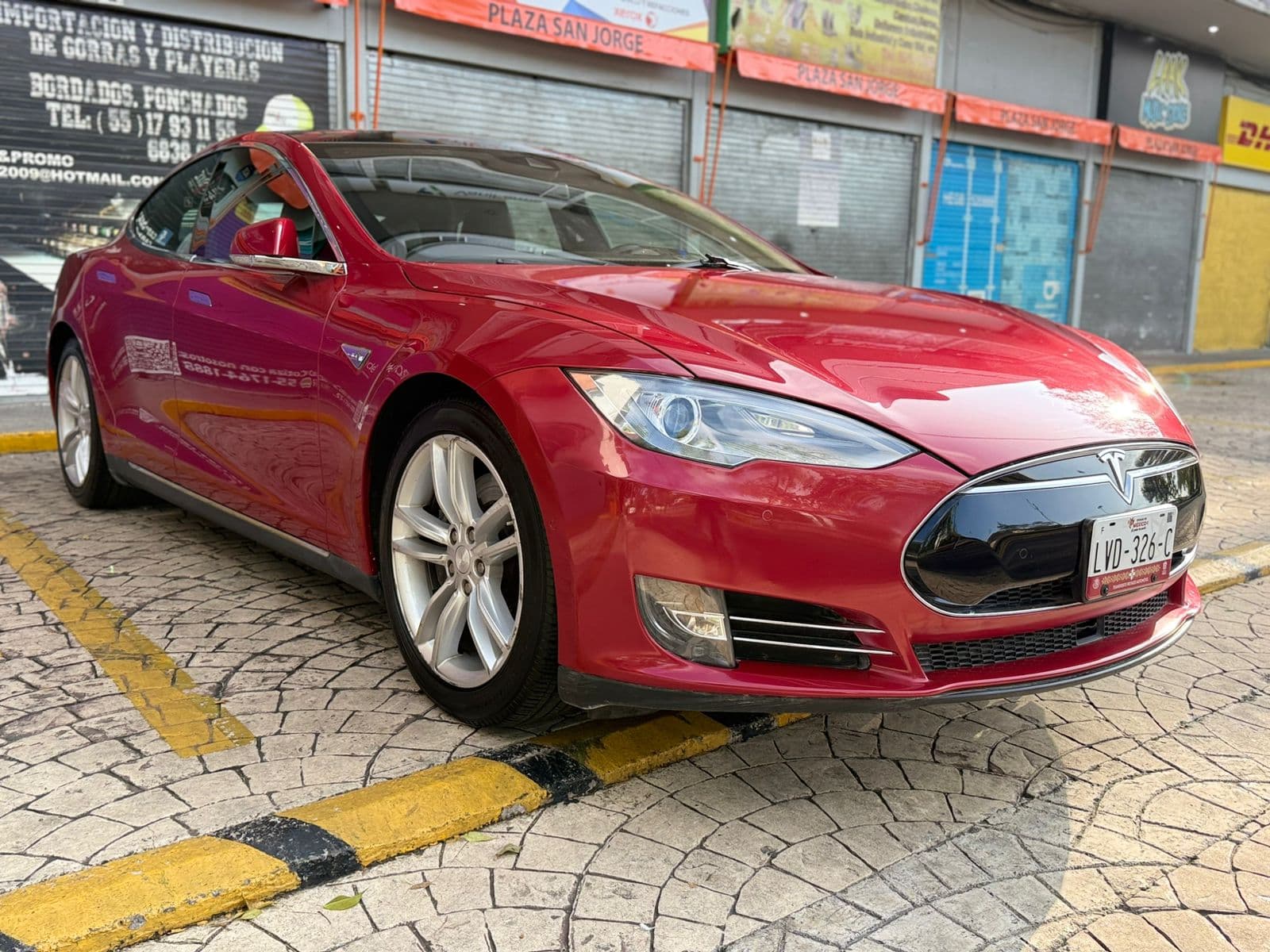 TESLA MODEL S 85D 2015 — foto 2