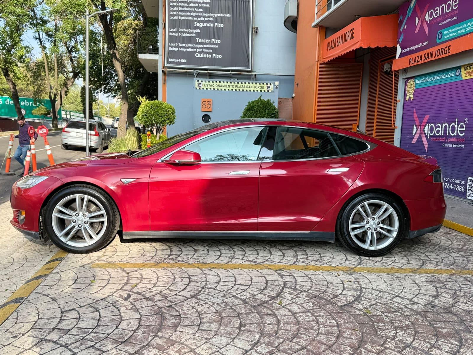 TESLA MODEL S 85D 2015 — foto 4