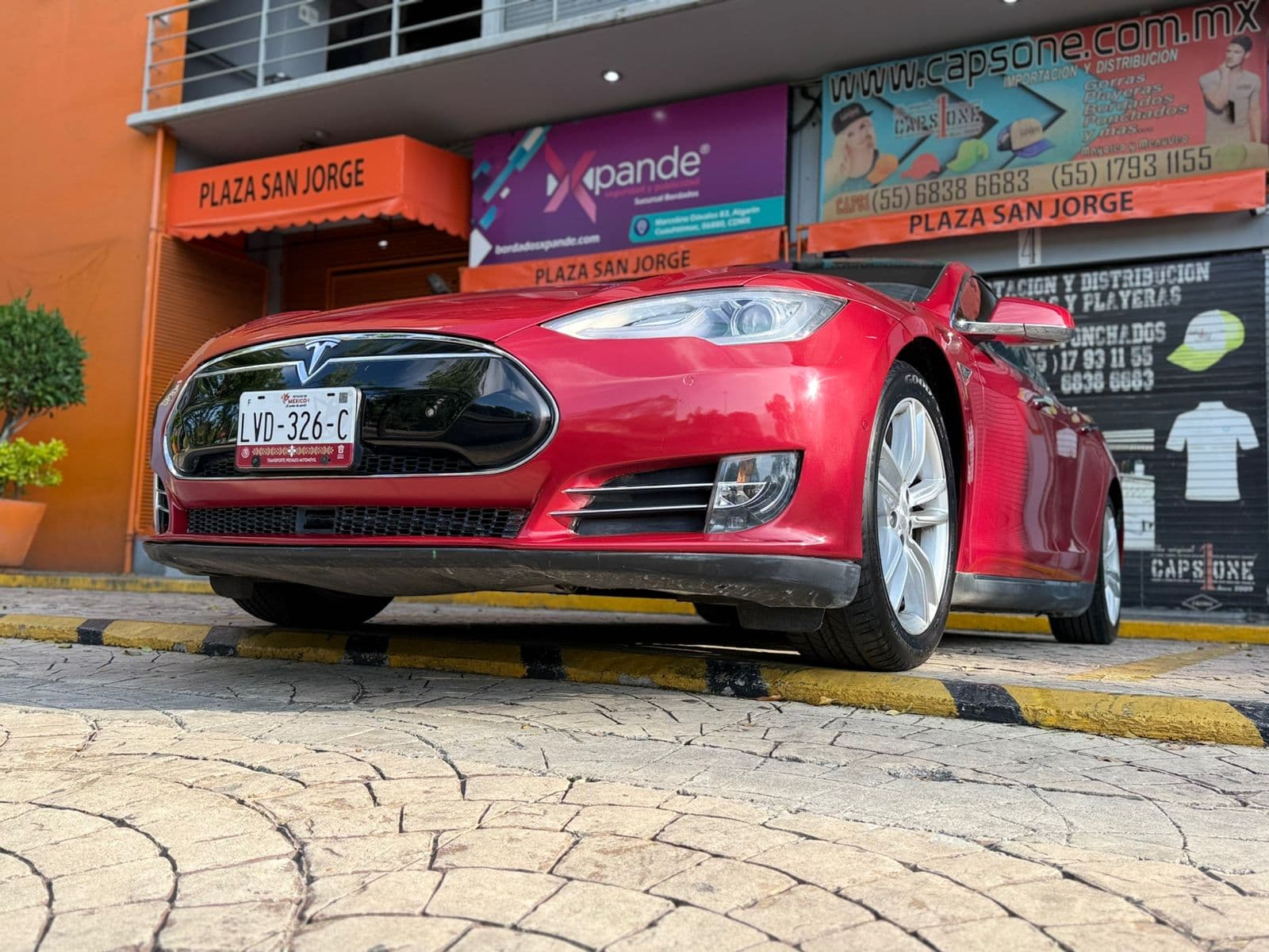 TESLA MODEL S 85D 2015 — foto 9