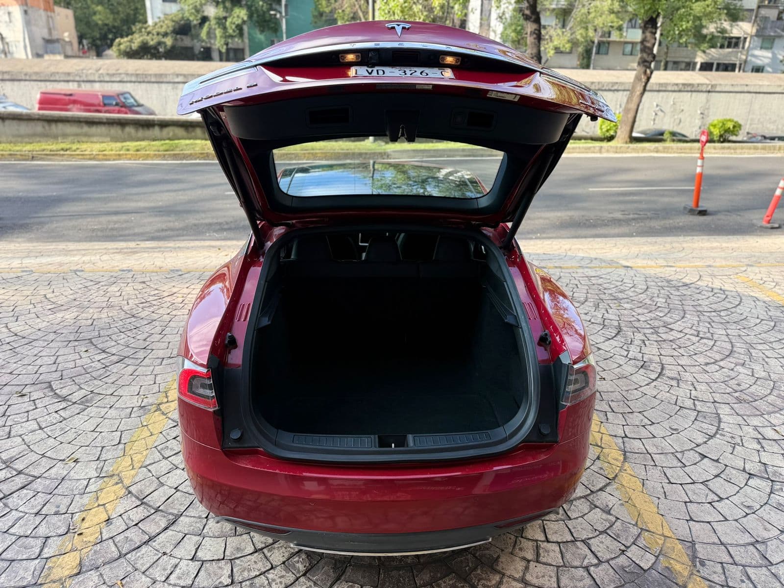 TESLA MODEL S 85D 2015 — foto 14