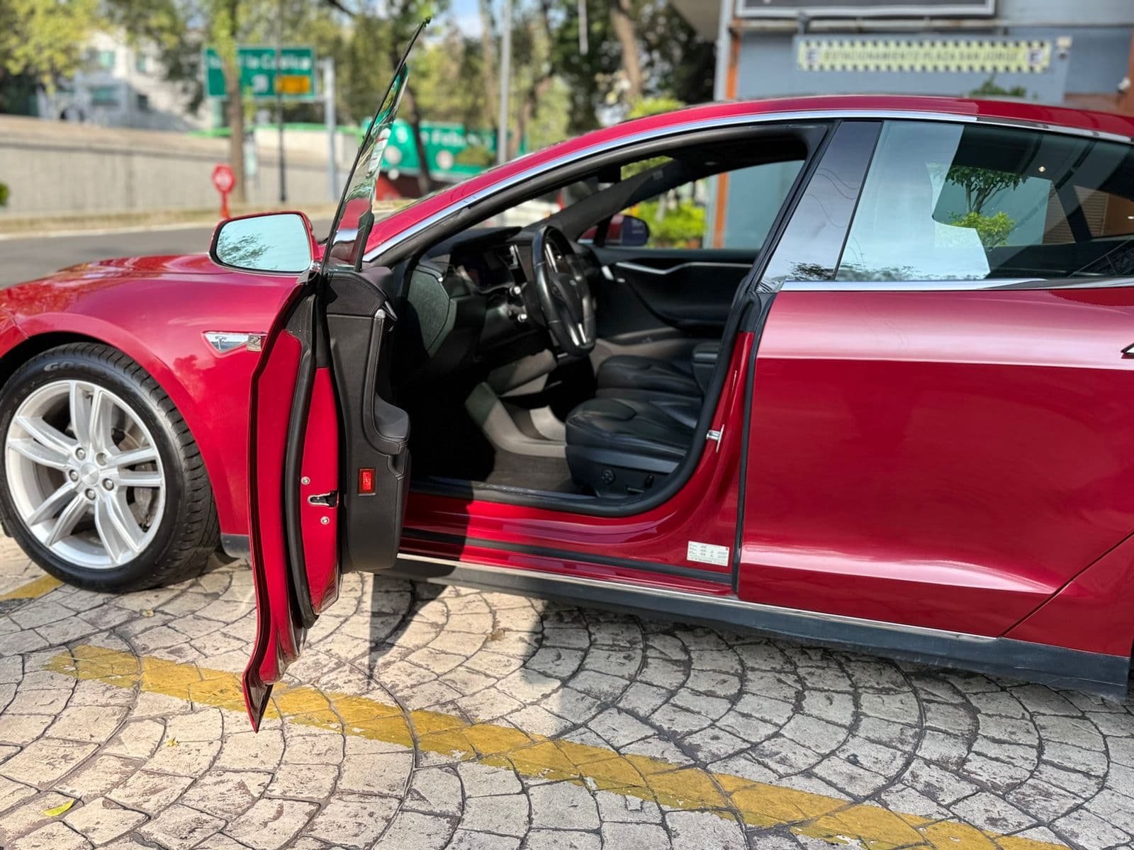 TESLA MODEL S 85D 2015 — foto 16