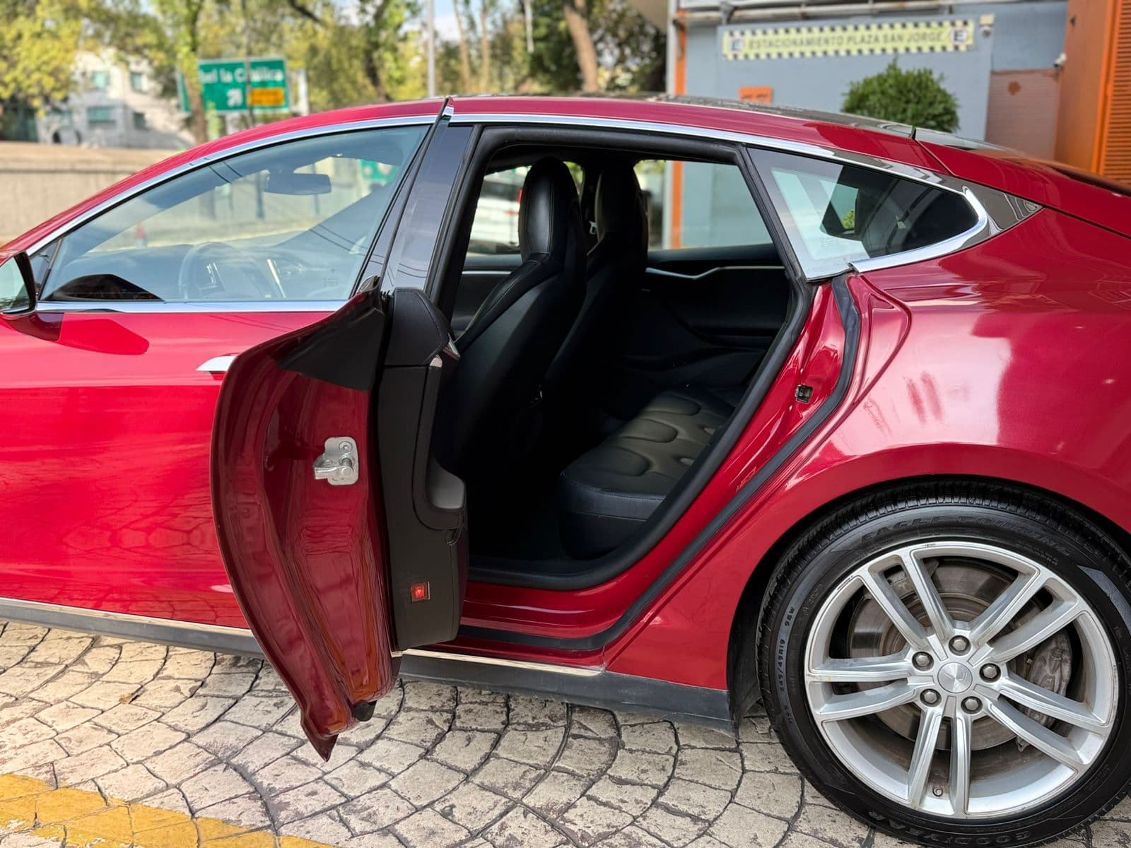 TESLA MODEL S 85D 2015 — foto 20