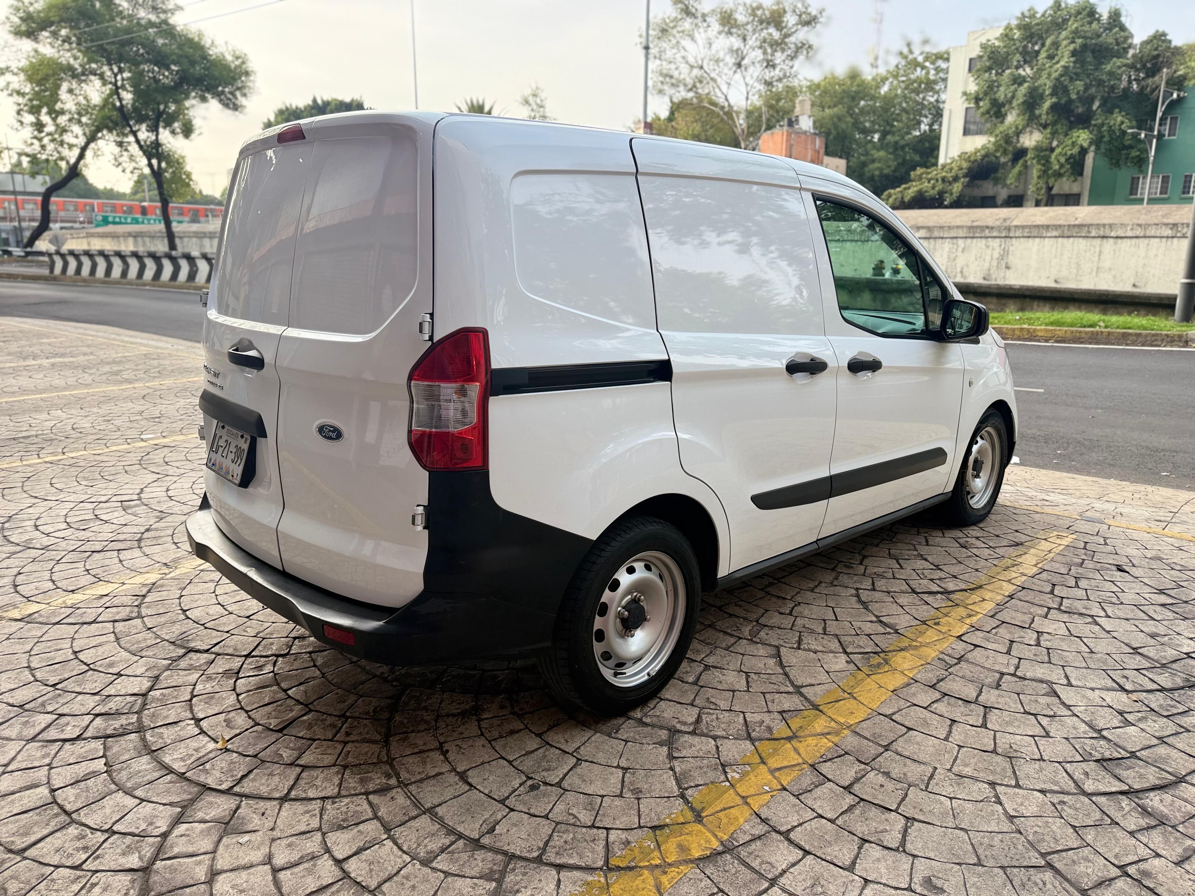 TRANSIT COURIER VAN 2023 — foto 6
