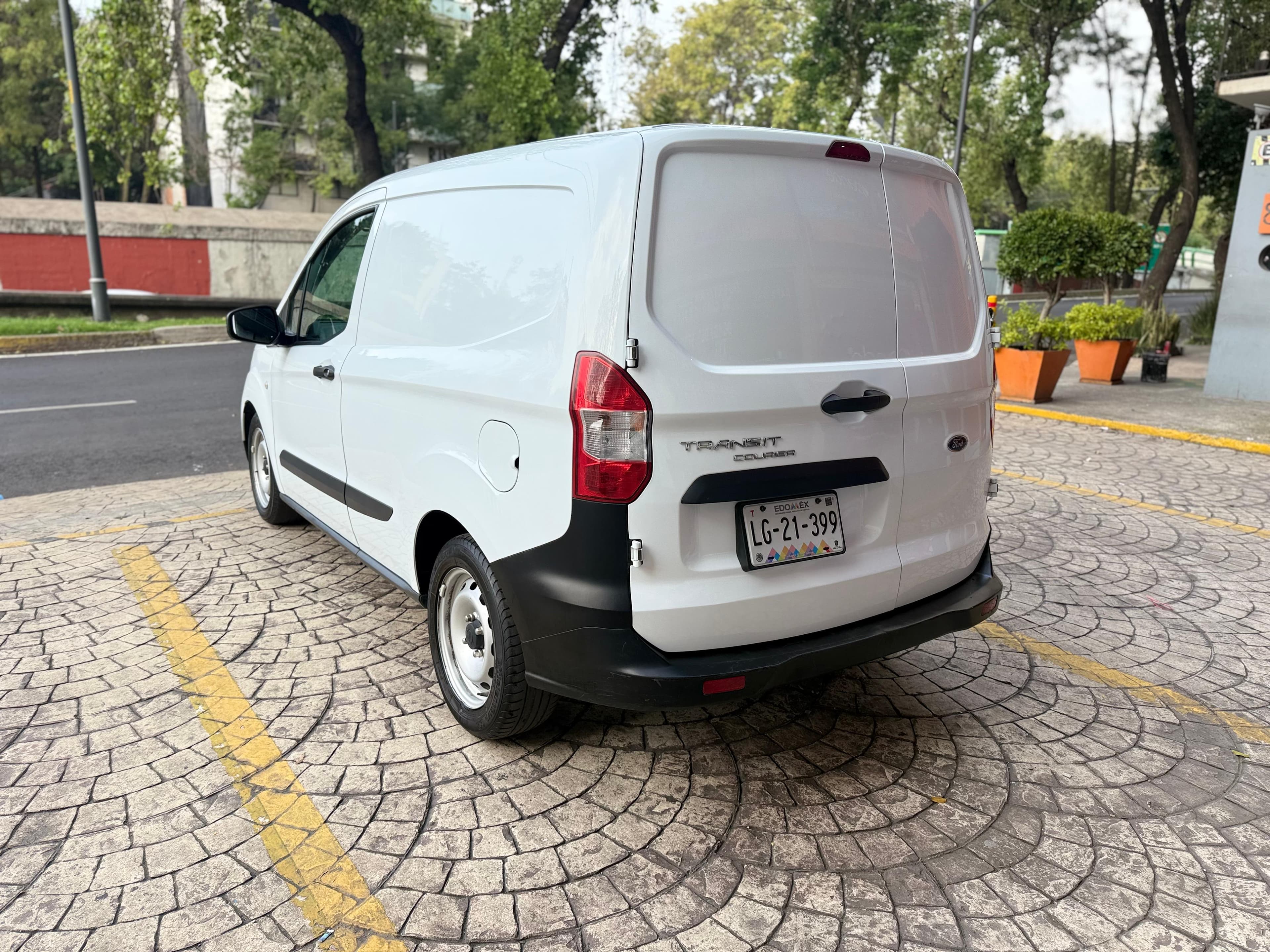 TRANSIT COURIER VAN 2023 — foto 7