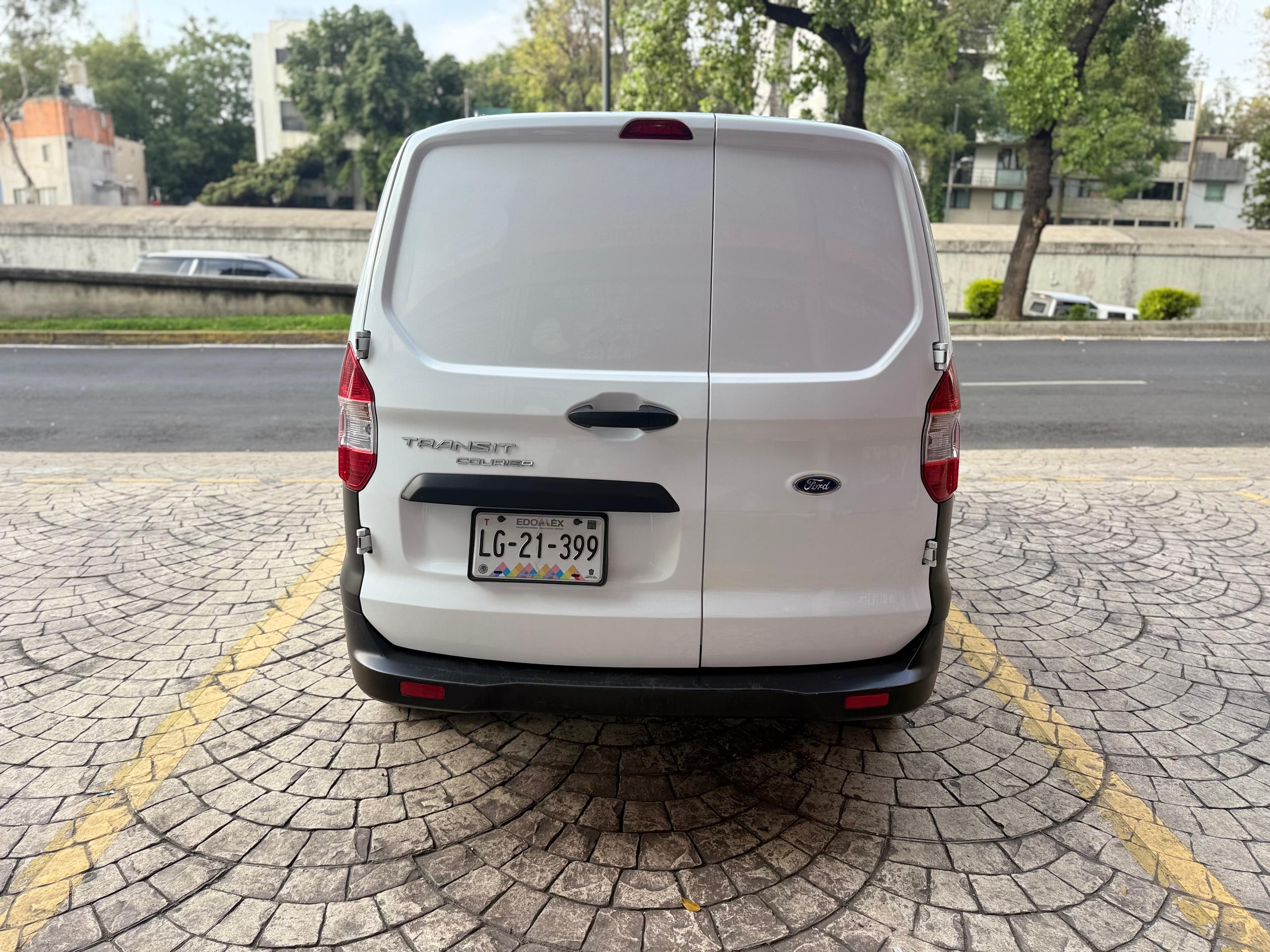 TRANSIT COURIER VAN 2023 — foto 8
