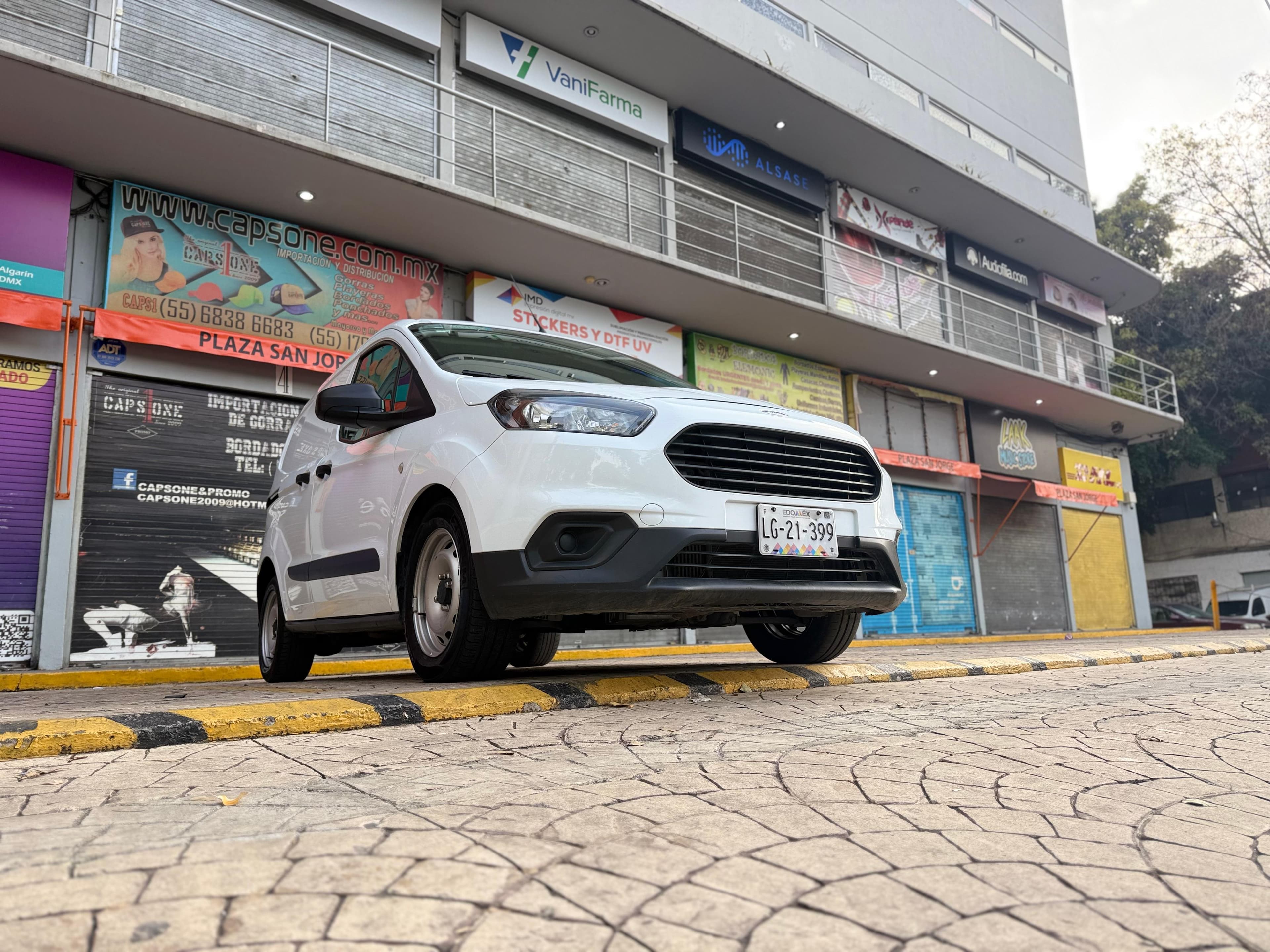 TRANSIT COURIER VAN 2023 — foto 10