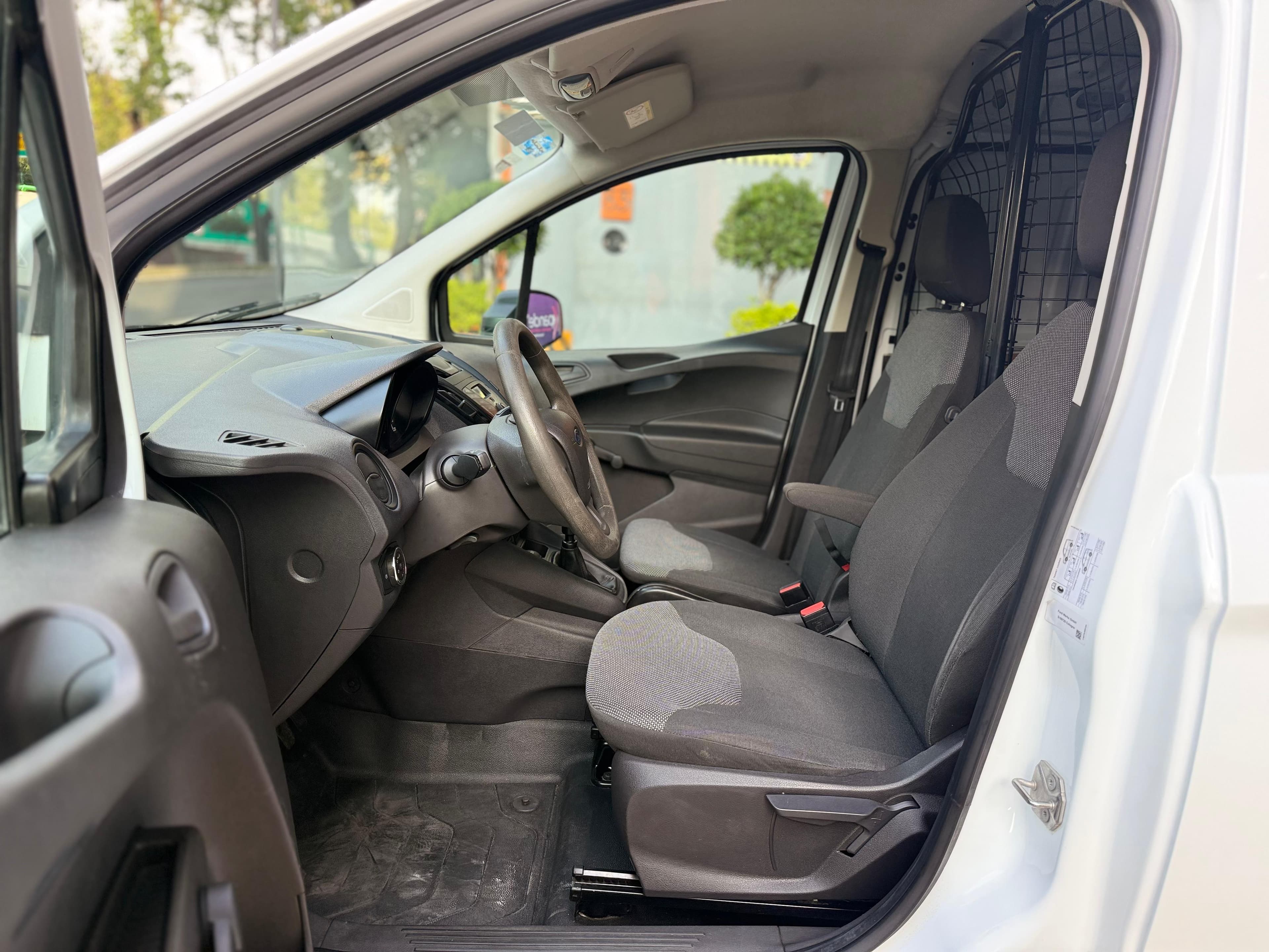 TRANSIT COURIER VAN 2023 — foto 15