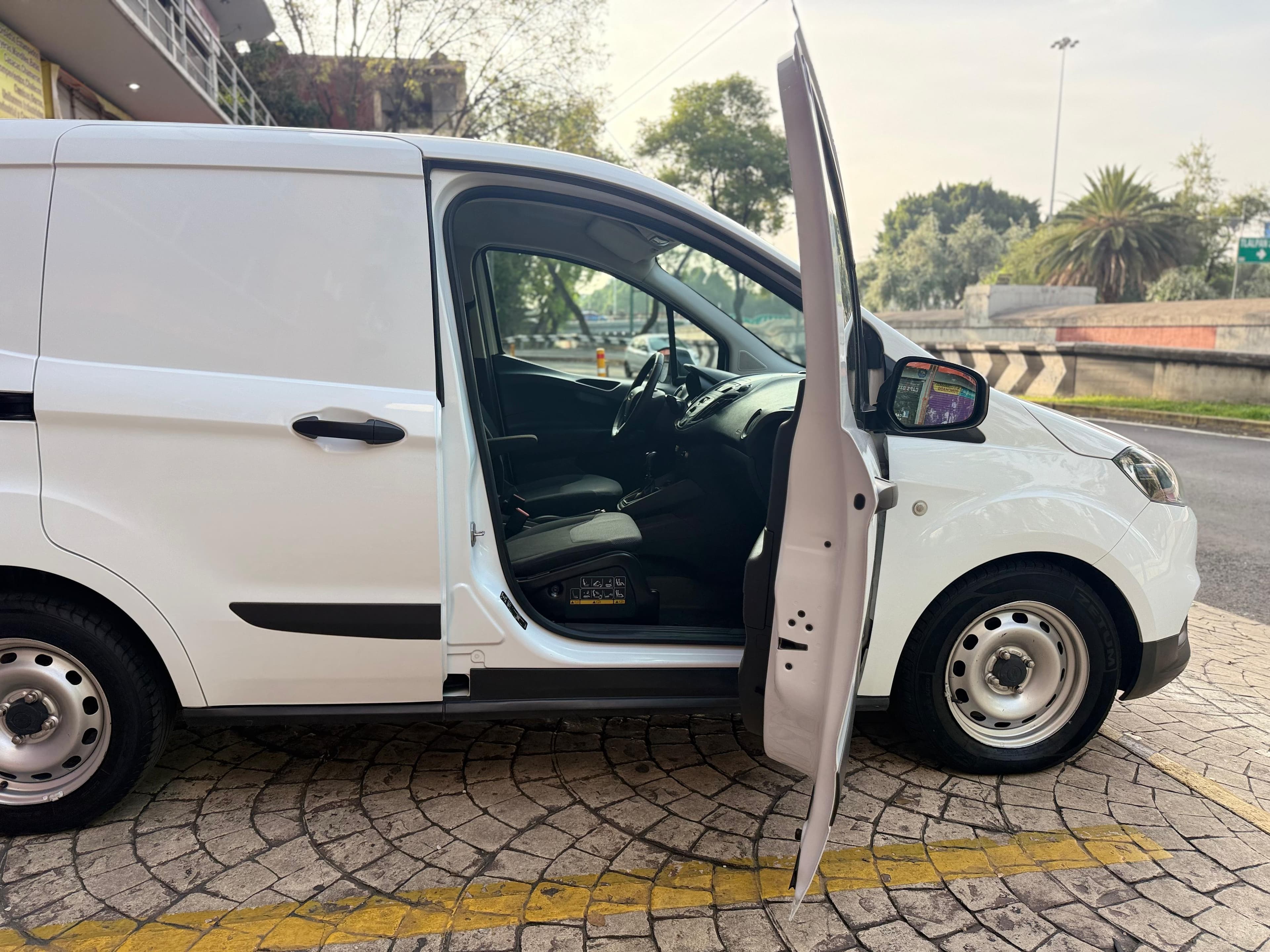 TRANSIT COURIER VAN 2023 — foto 22