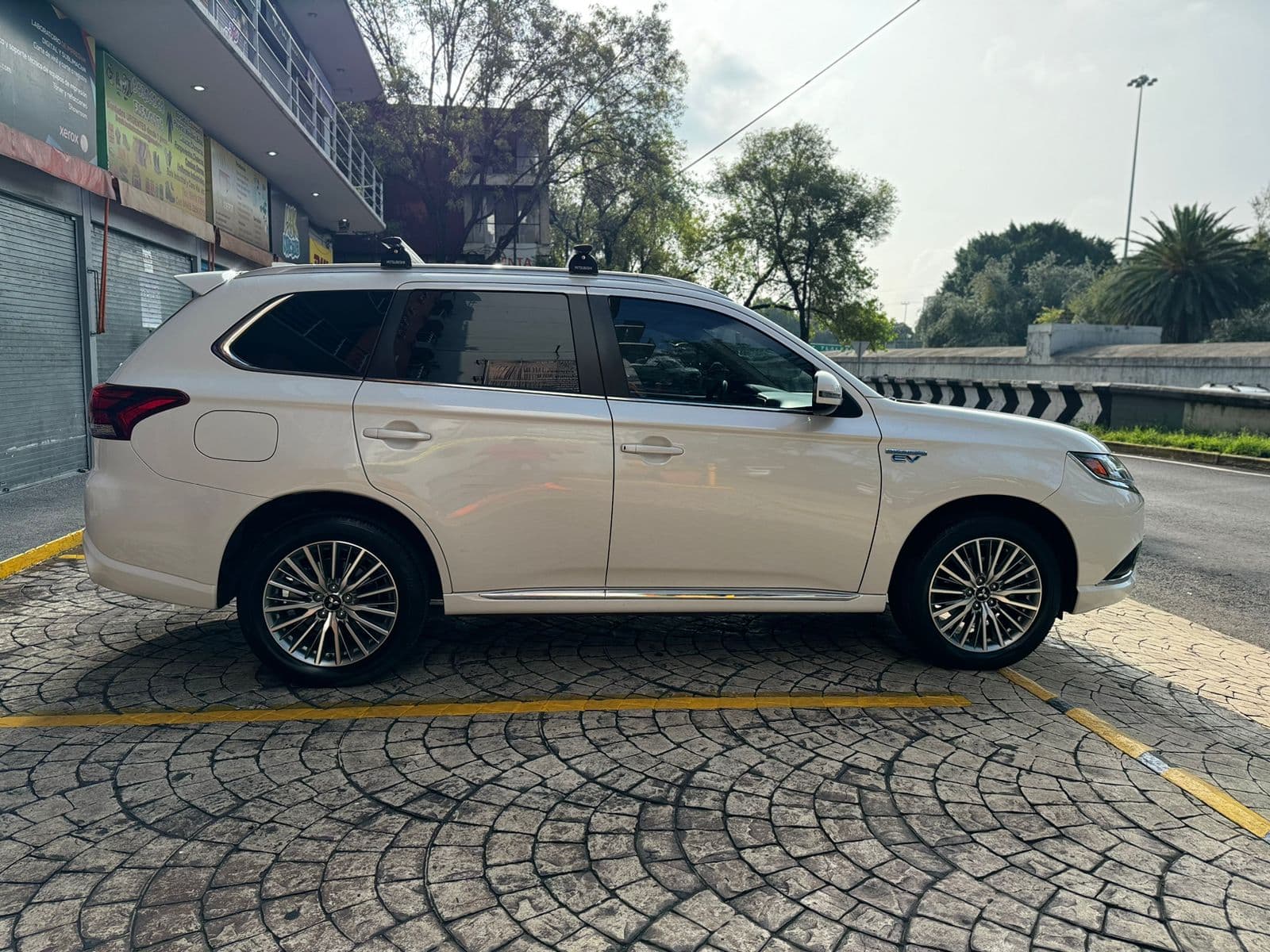 MITSUBISHI OUTLANDER PHEV 2020 HIBRIDA ENCHUFABLE — foto 5