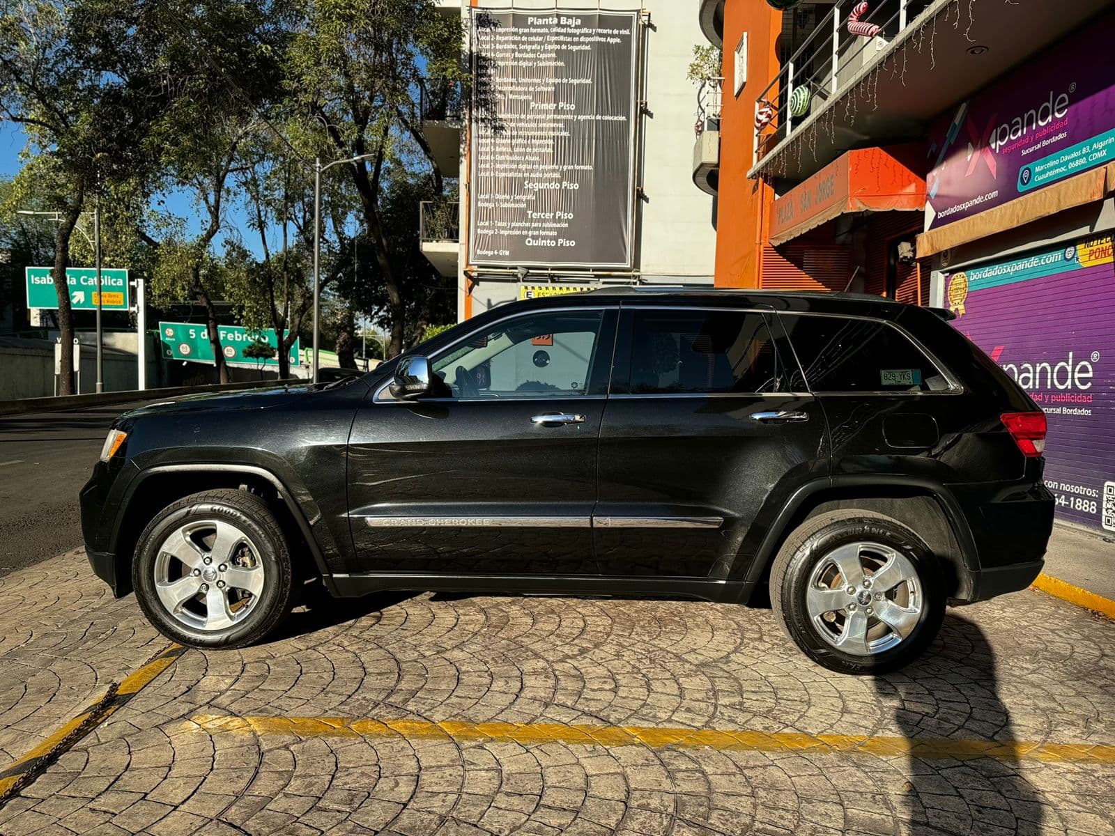 JEEP GRAND CHEROKEE LIMITED LUJO V8 HEMI 2012 — foto 4
