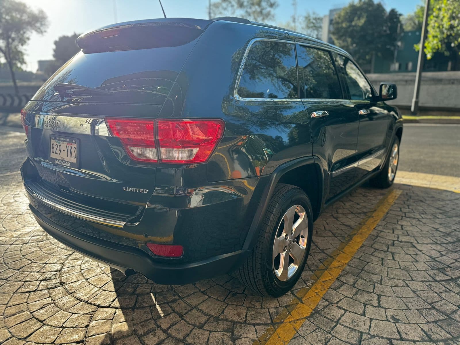 JEEP GRAND CHEROKEE LIMITED LUJO V8 HEMI 2012 — foto 6