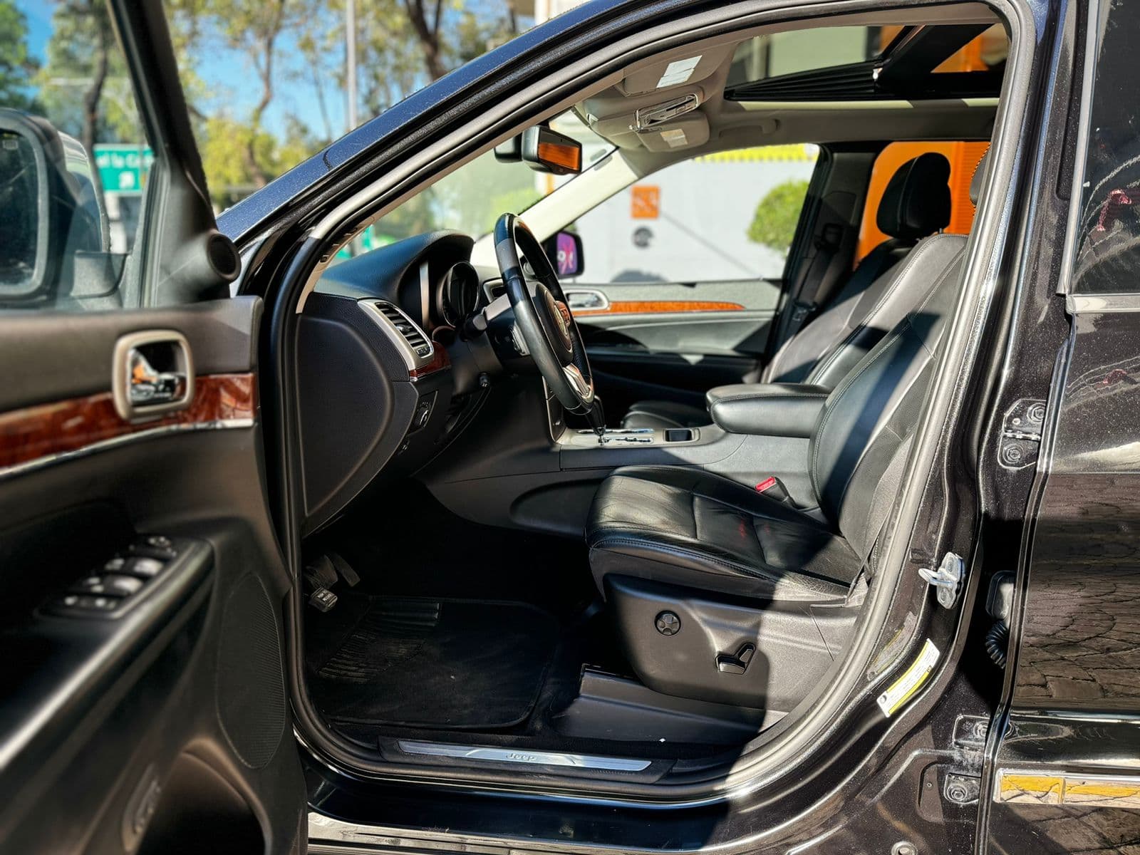 JEEP GRAND CHEROKEE LIMITED LUJO V8 HEMI 2012 — foto 12