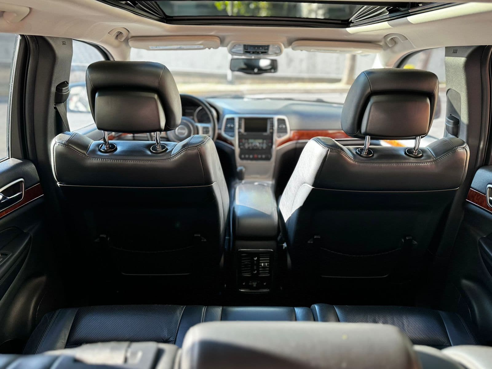 JEEP GRAND CHEROKEE LIMITED LUJO V8 HEMI 2012 — foto 17