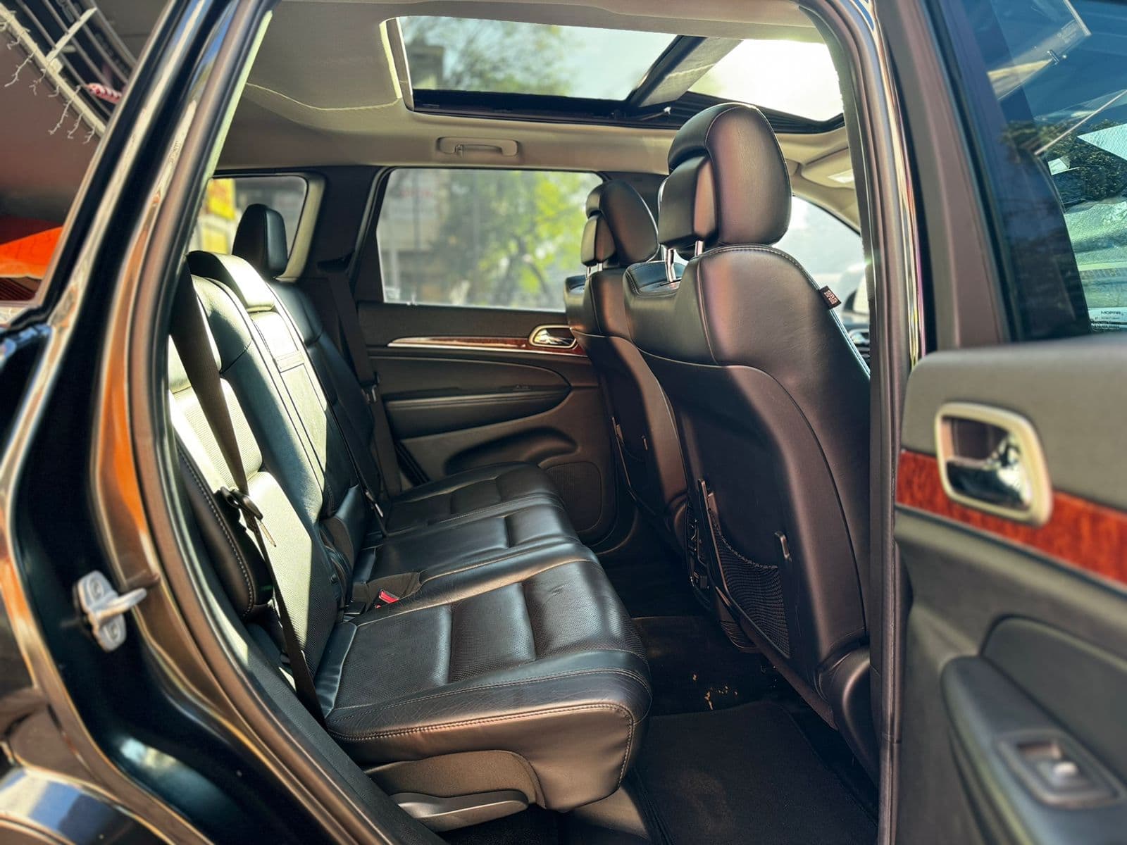 JEEP GRAND CHEROKEE LIMITED LUJO V8 HEMI 2012 — foto 25