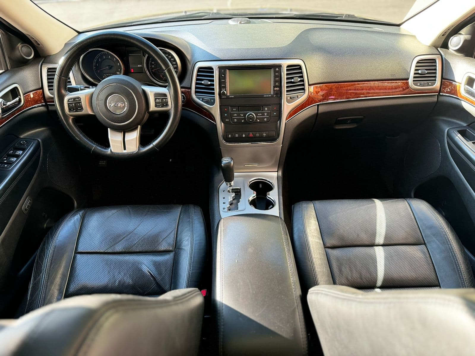 JEEP GRAND CHEROKEE LIMITED LUJO V8 HEMI 2012 — foto 27