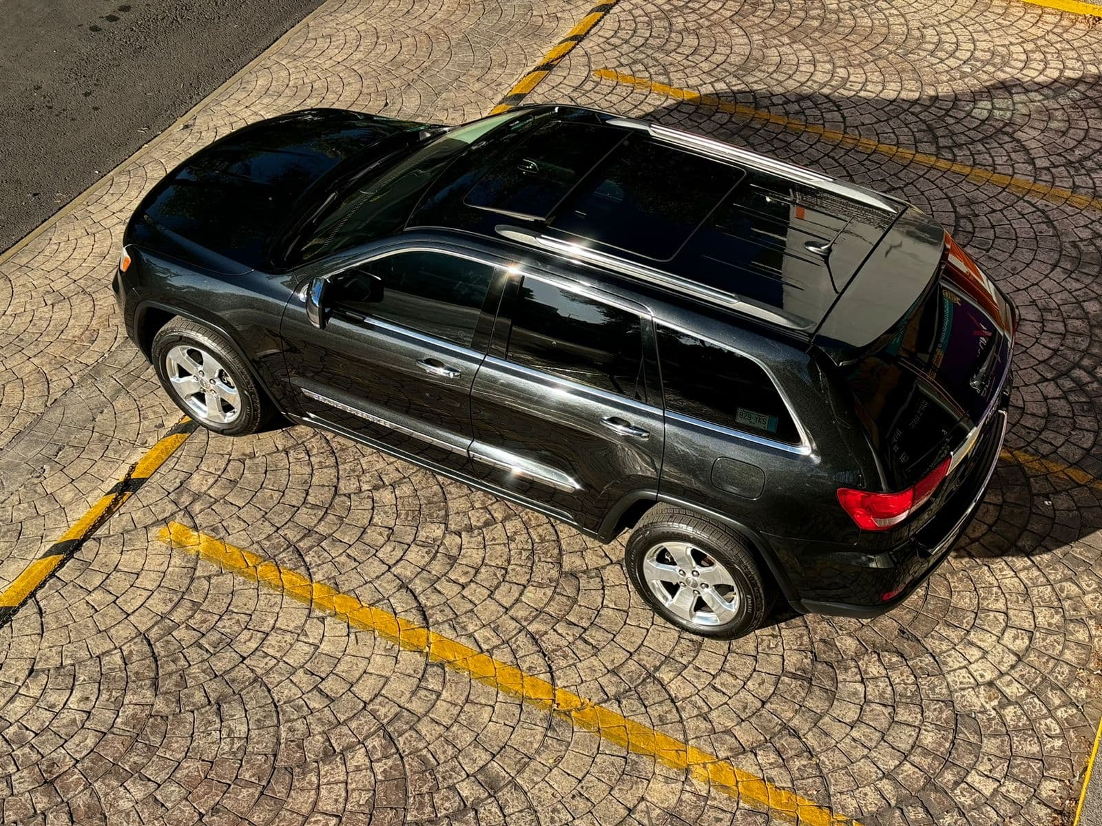 JEEP GRAND CHEROKEE LIMITED LUJO V8 HEMI 2012 — foto 31