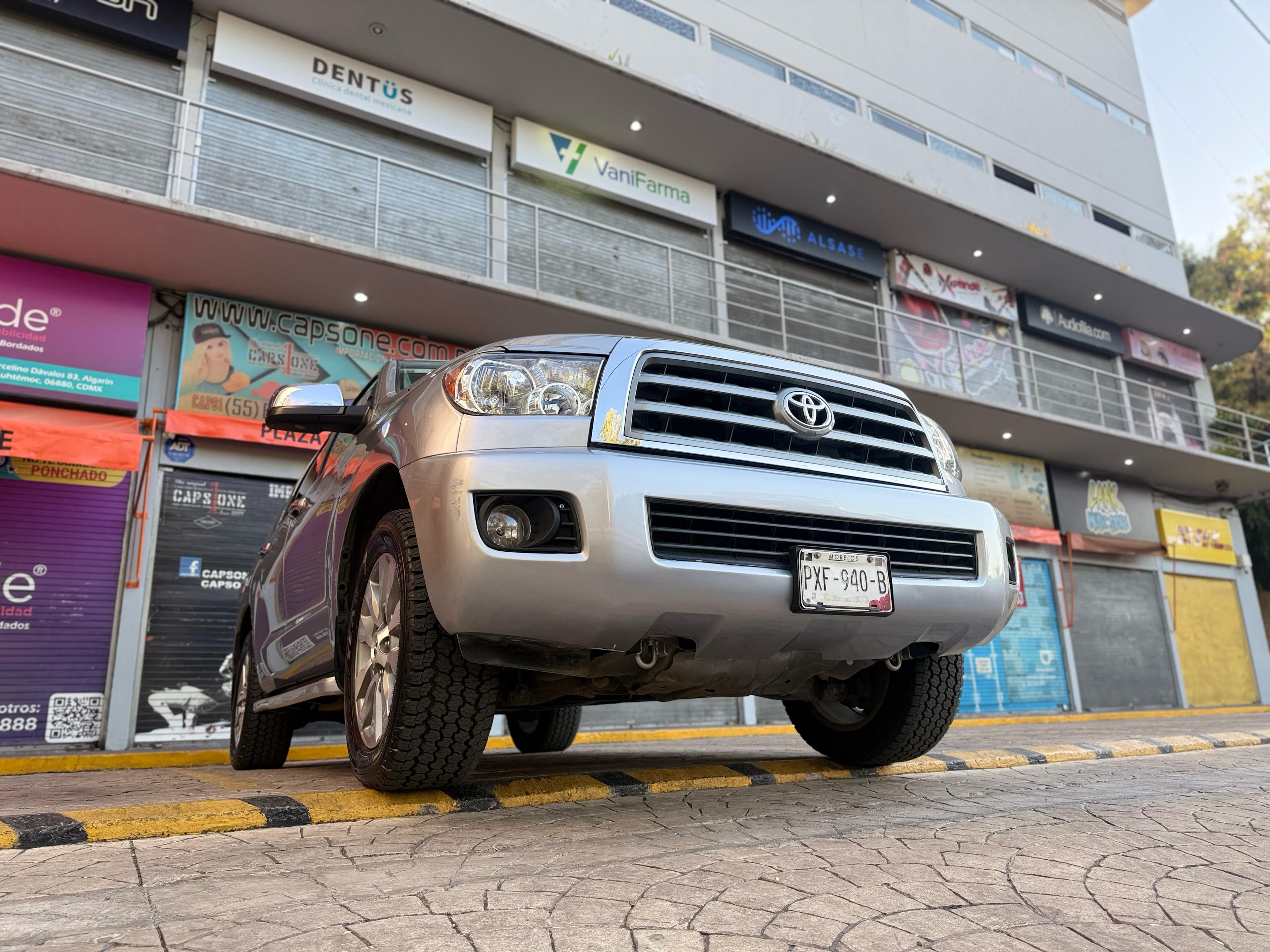 TOYOTA SEQUOIA LIMITED 2017 4X4 — foto 9