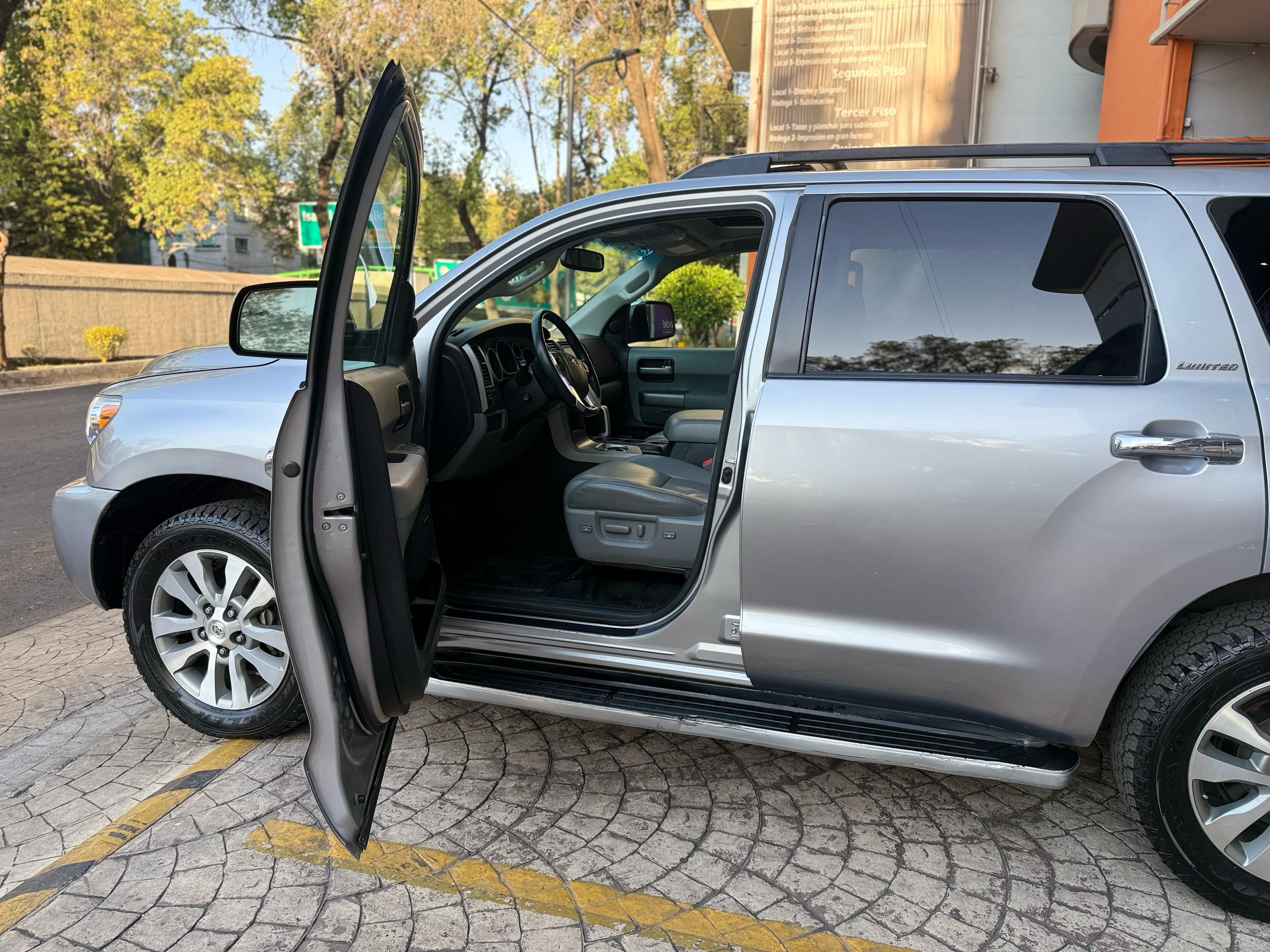 TOYOTA SEQUOIA LIMITED 2017 4X4 — foto 13